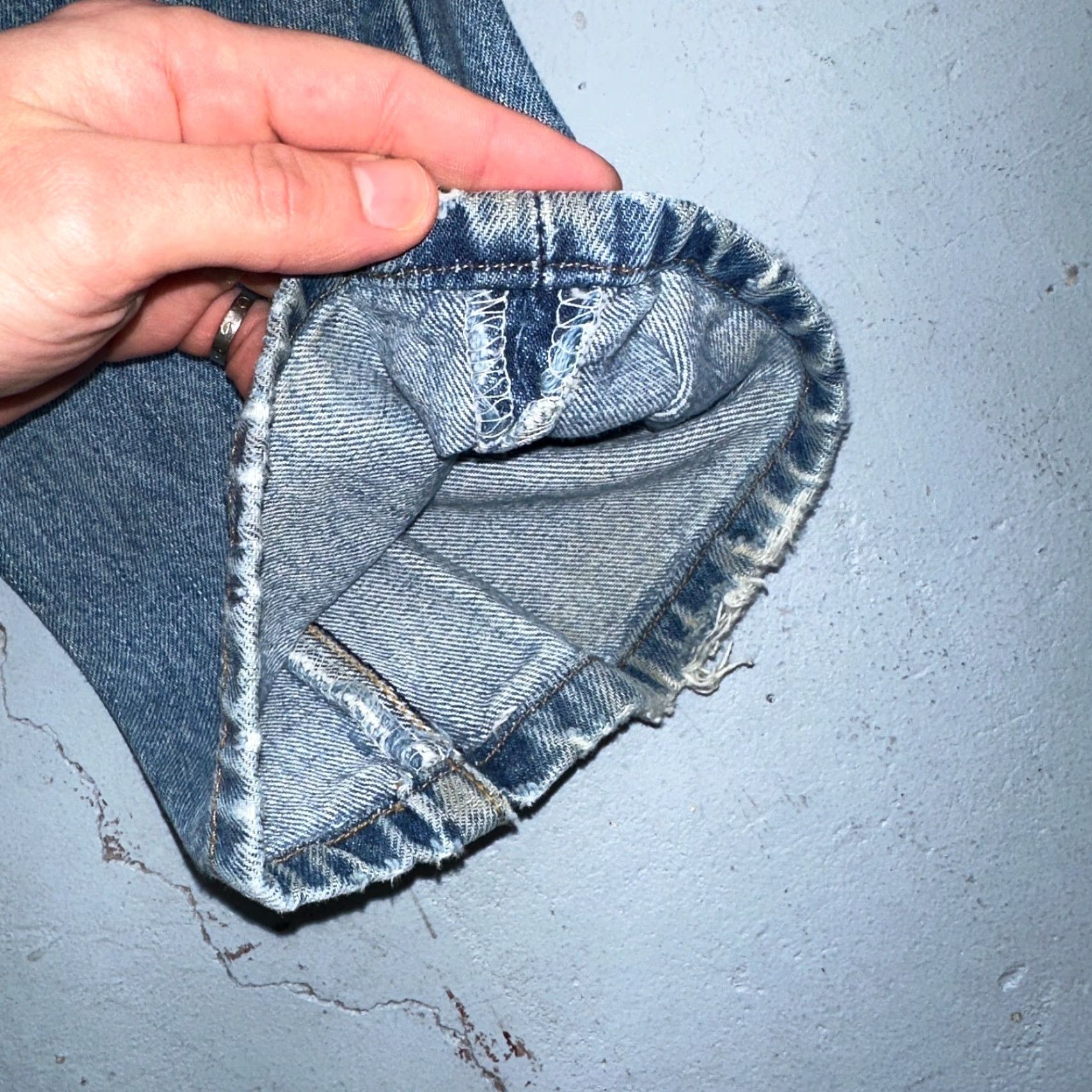 Levi's VINTAGE Levi's 501 Jeans 34x30 Men Blue 90s Straight Denim Cotton Regular Classic Mid Rise 34x30 Jeans Mens Levi'S 501 Series 90s Theme Comfort Size US 34 / EU 50 - 4 Thumbnail