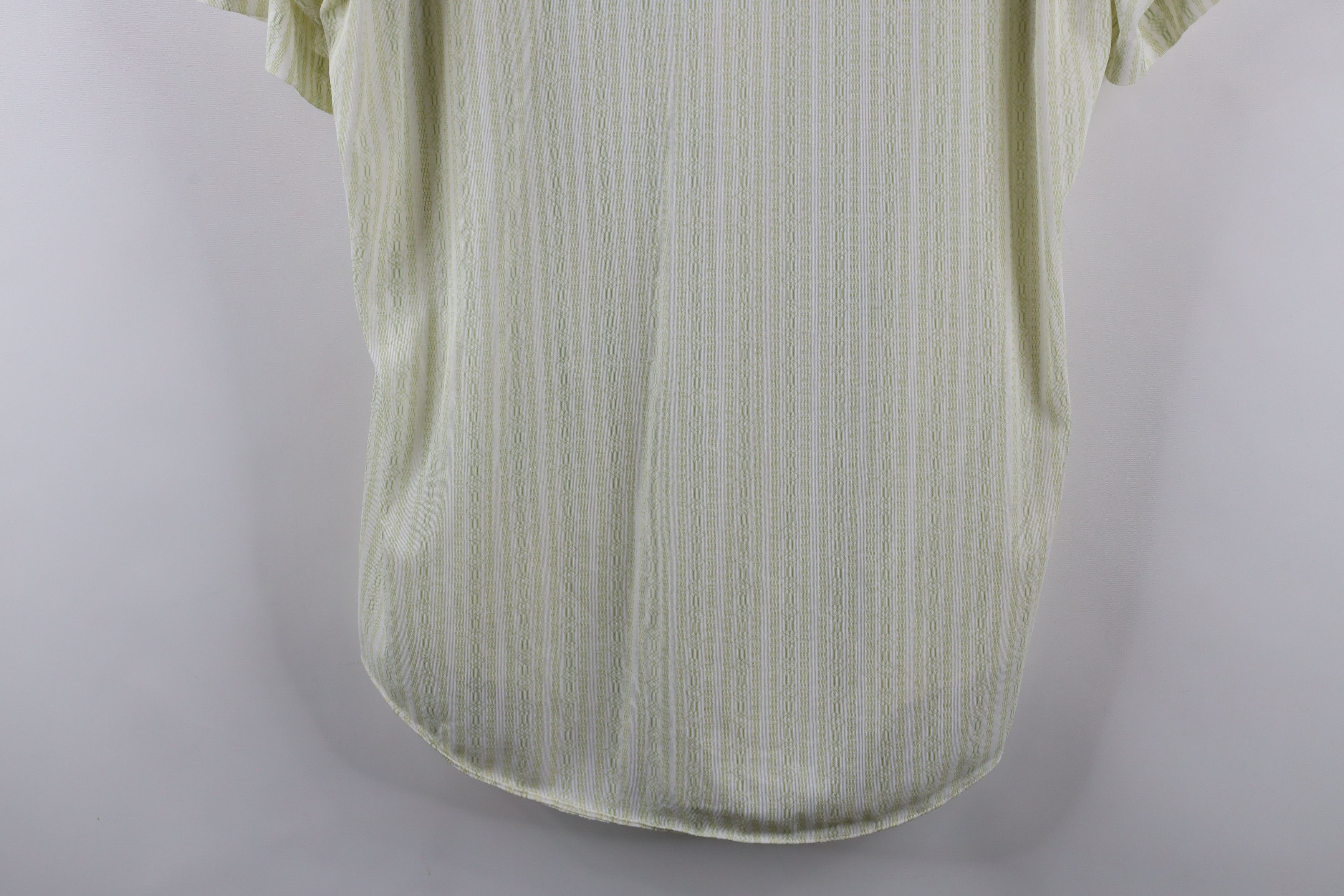 Vintage Vintage 70s Streetwear Knit Short Sleeve Button Shirt Size US L / EU 52-54 / 3 - 10 Thumbnail