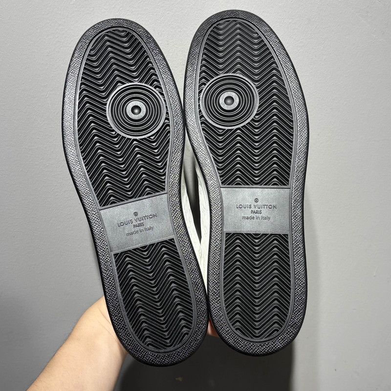 Louis Vuitton Louis Vuitton Rivoli Low-Top Sneakers for Men -2508 Size US 10.5 / EU 43-44 - 4 Thumbnail