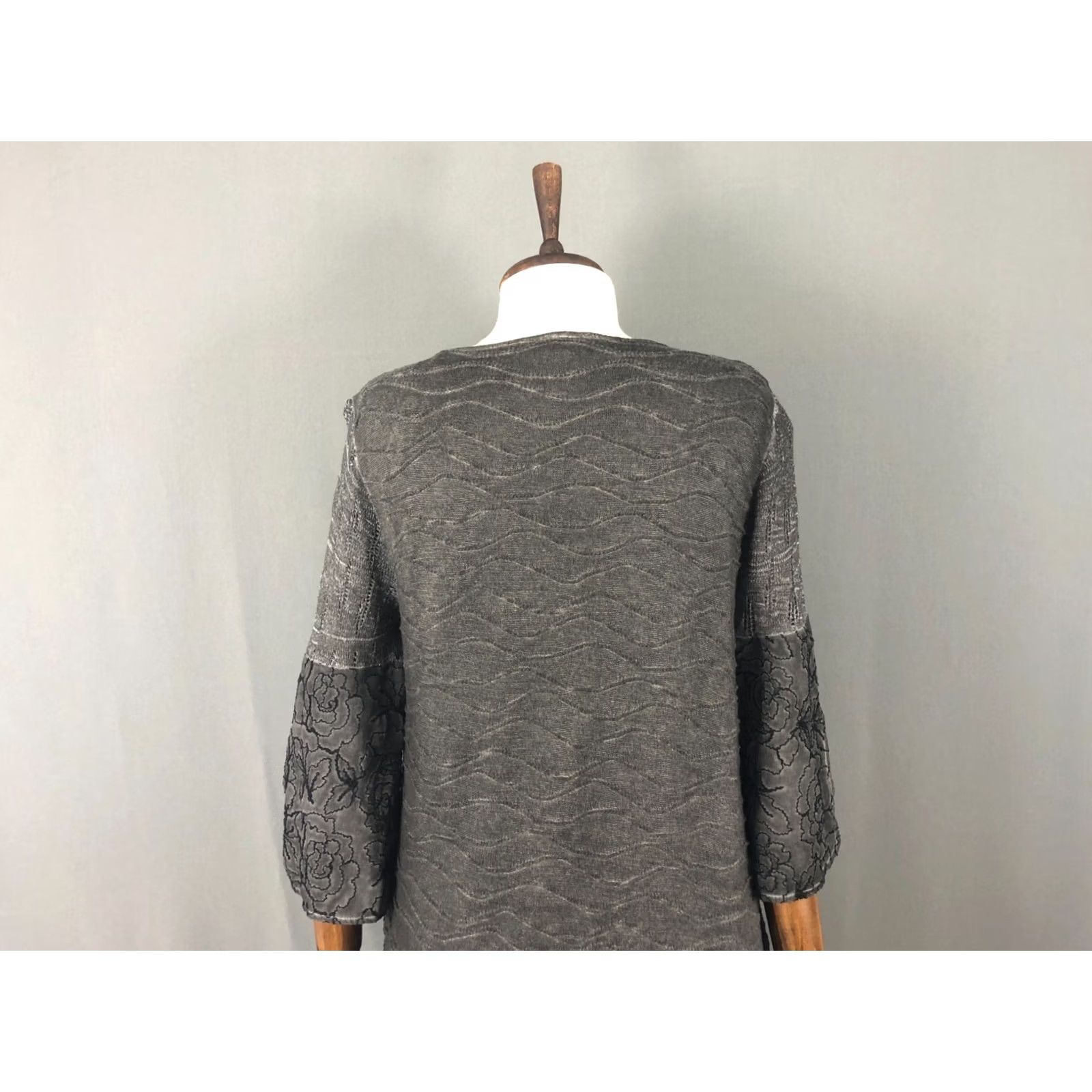 Vintage Elisa Cavaletti Dress Gray Floral Embroidered Knit A-Line Knee Length V-Neck 3/4 Sleeve Size ONE SIZE - 5 Thumbnail