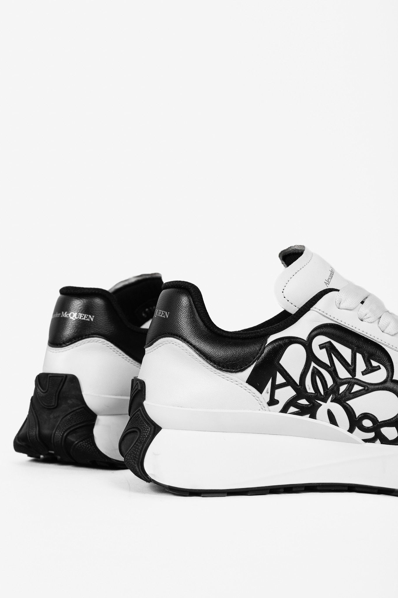 Alexander McQueen Alexander McQueen Sprint Runner White Black Leather Sneakers Size US 8.5 / IT 38.5 - 9 Thumbnail