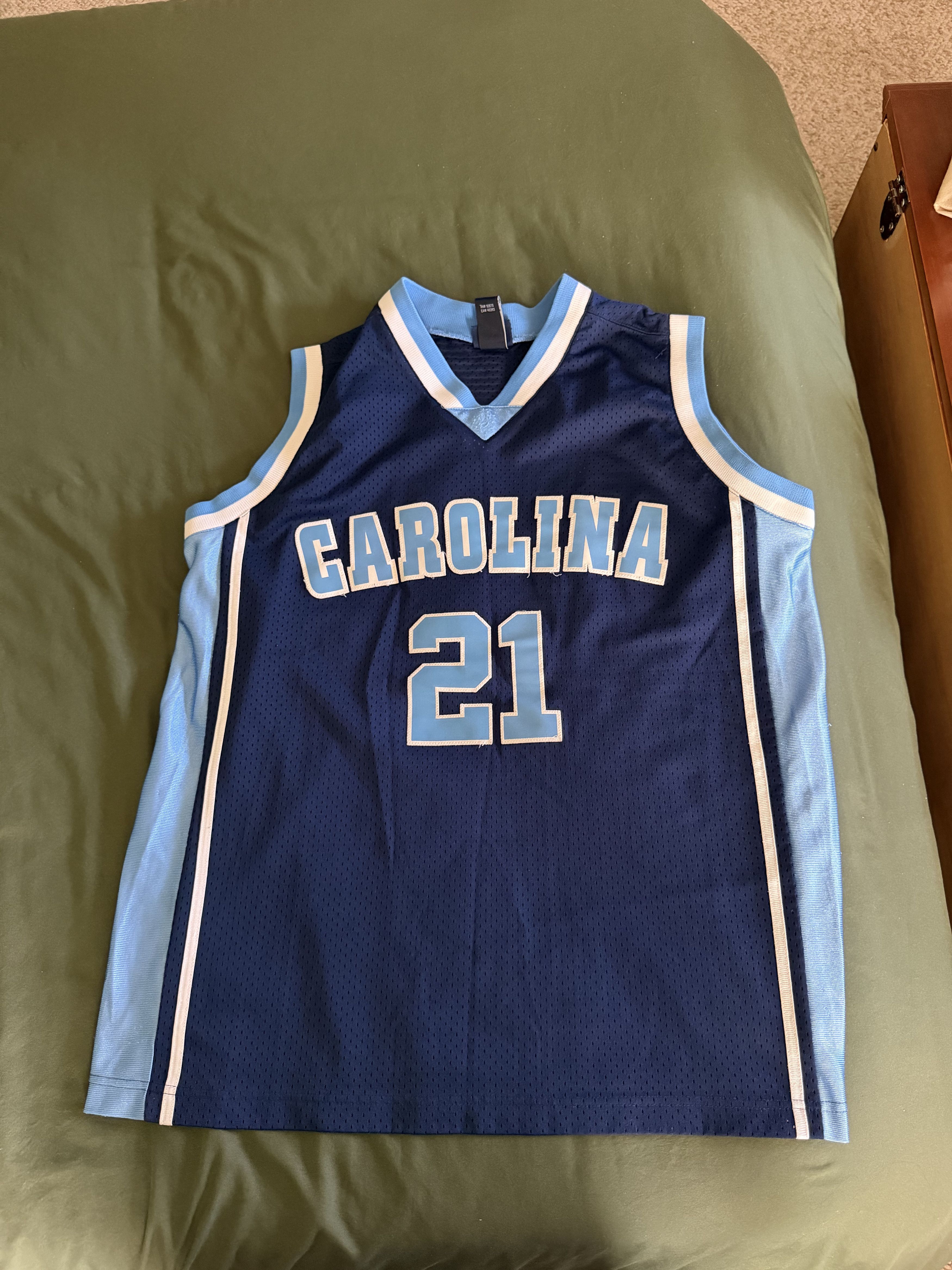 Other UNC vintage jersey Size US M / EU 48-50 / 2 - 1 Thumbnail