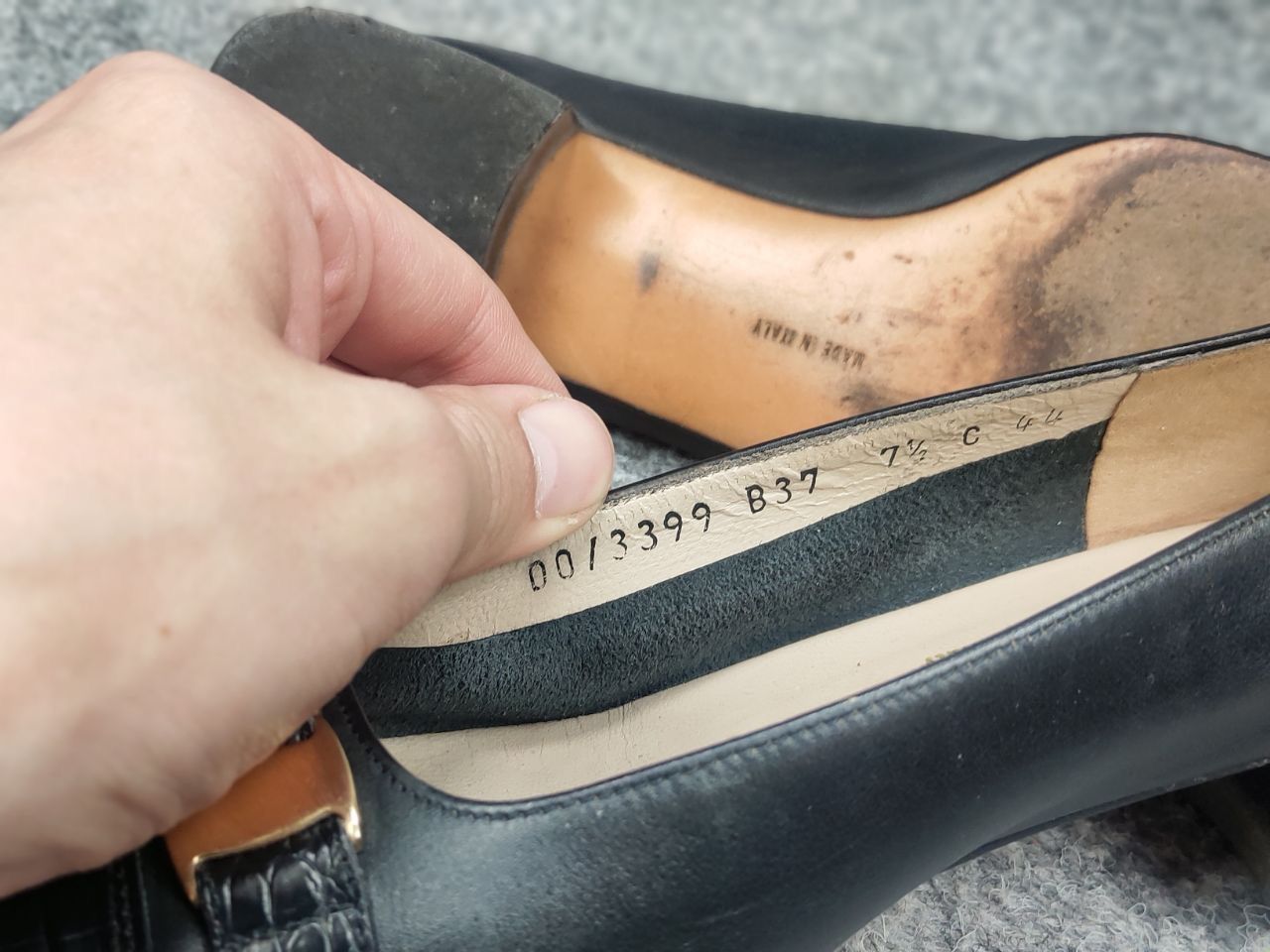 Salvatore Ferragamo Salvatore Ferragamo Vintage Pumps Heel Leather Black Shoes Size US 7.5 / IT 37.5 - 16 Thumbnail