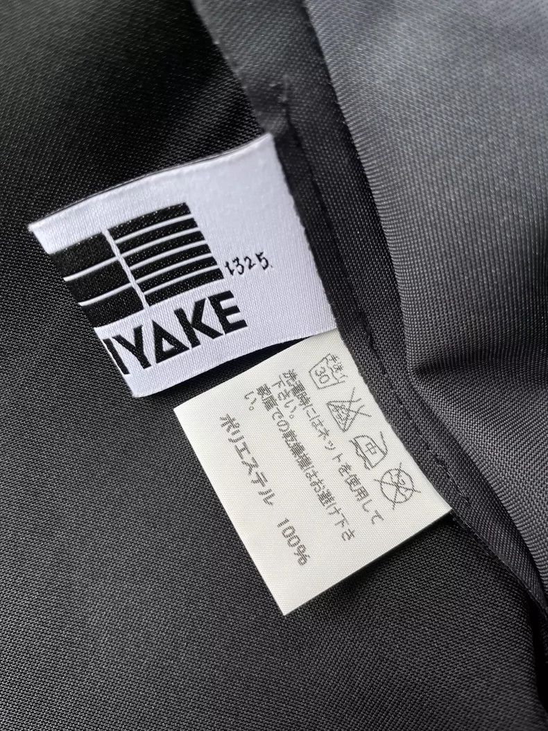 Issey Miyake Issey Miyake size:3 A dark grey-black color-blocked dress Size XS / US 0-2 / IT 36-38 - 8 Thumbnail