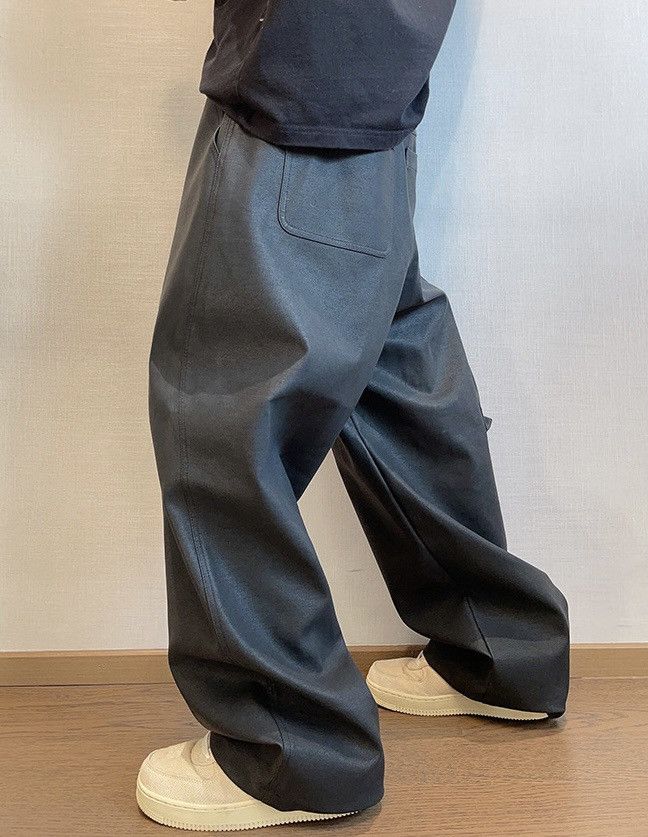 Japanese Brand × Vintage Avant garde retro huge pocket matte faux leather baggy pants Size US 32 / EU 48 - 4 Thumbnail