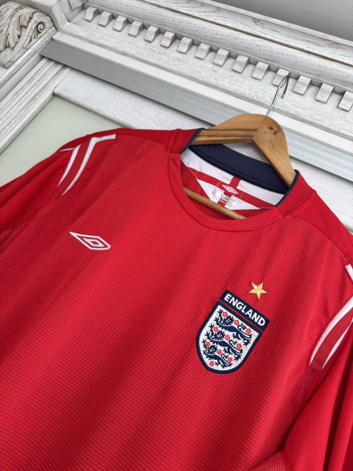 Umbro × Vintage Vintage England 2004-2005 Away Soccer Jersey Football Kit Size US XL / EU 56 / 4 - 6 Thumbnail