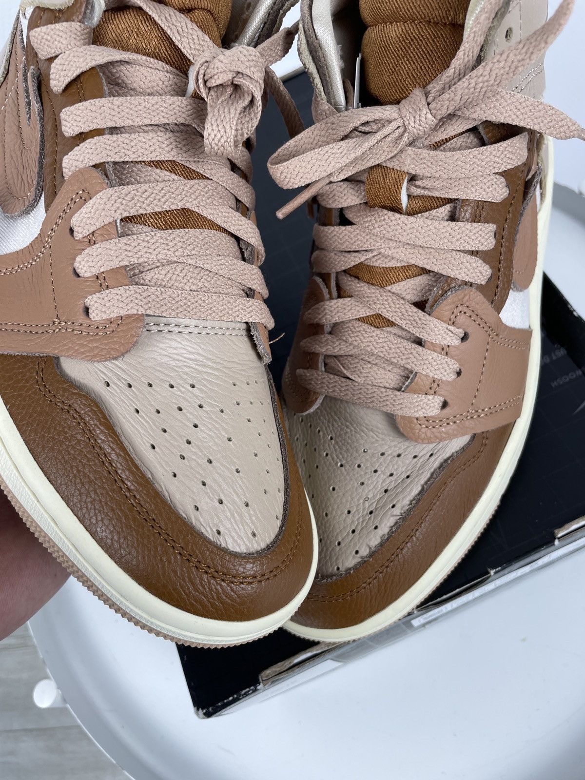Nike NEW Air Jordan Leather 1 High Mm Legend Medium Brown Sneakers Shoes 39 Size US 5.5 / IT 35.5 - 9 Thumbnail