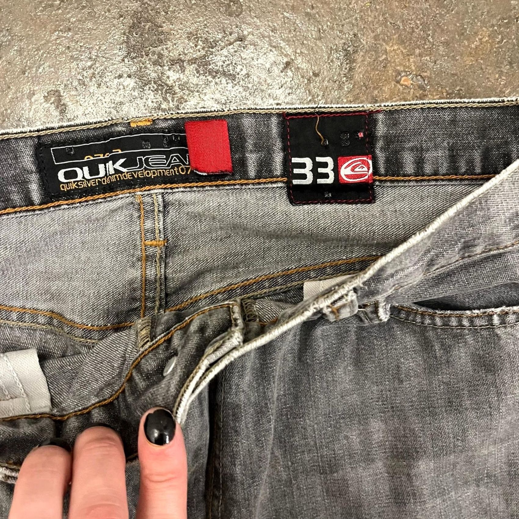 Quiksilver Quiksilver Jeans Mens 33x30 Gray Y2K Baggy Wide Leg Relaxed Distressed Denim Size US 33 - 6 Thumbnail