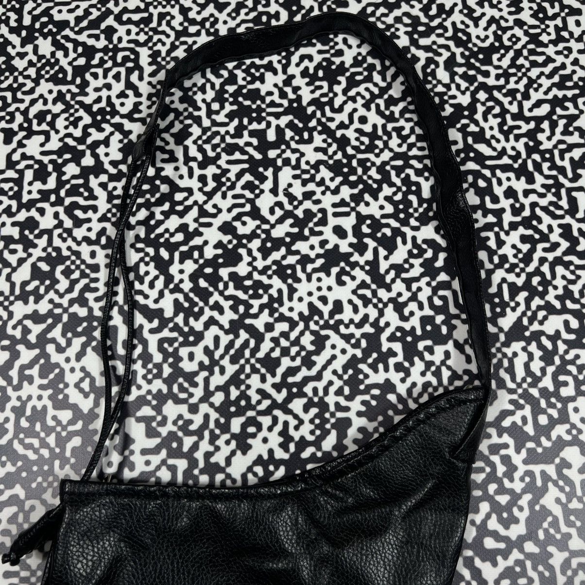 Japanese Brand Vintage Y2K Japanese Crossbody Bag Opium Style Size ONE SIZE - 3 Thumbnail