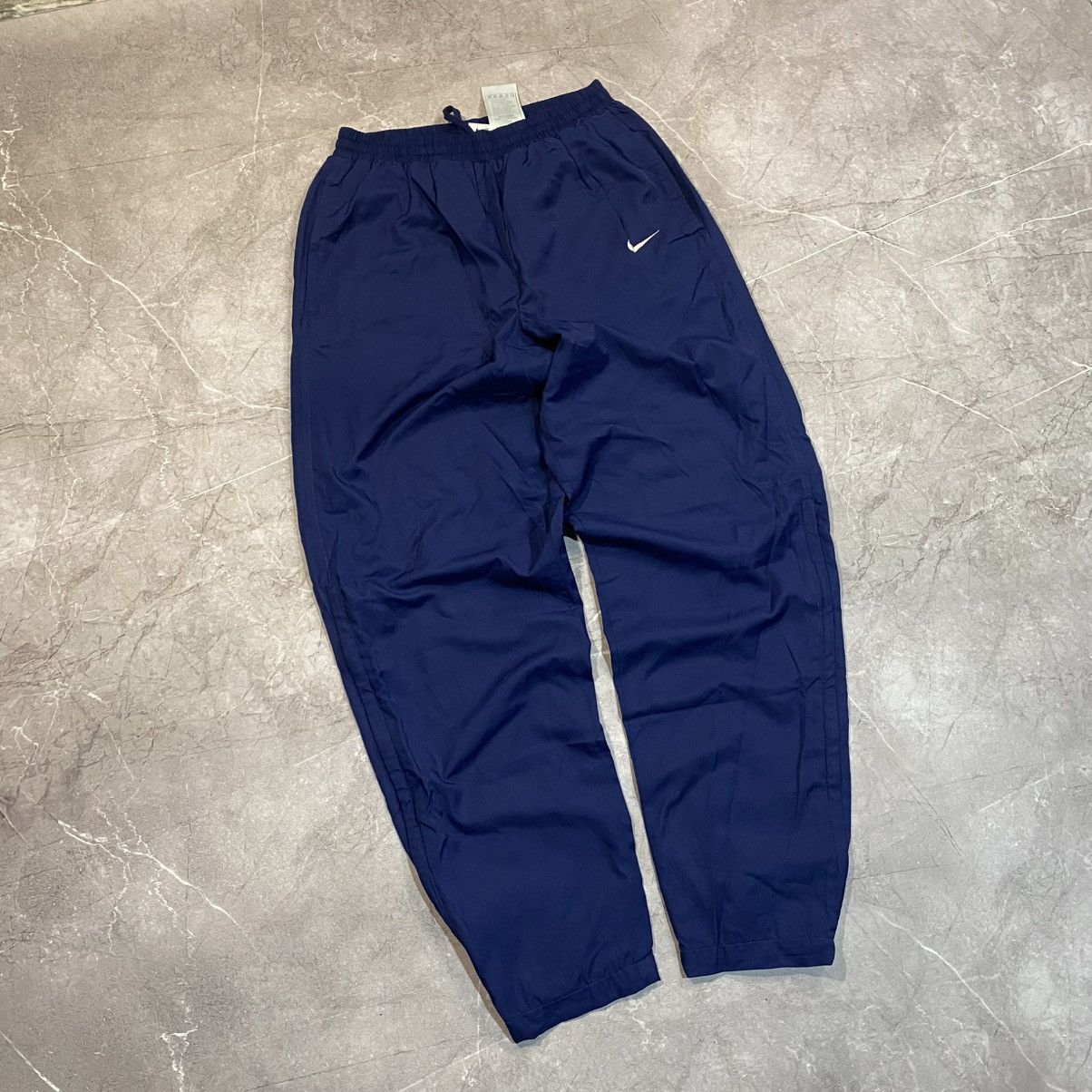 Nike VINTAGE NIKE NYLON DRILL PANTS MINI SWOOSH USA 90S Size US 30 / EU 46 - 1 Thumbnail
