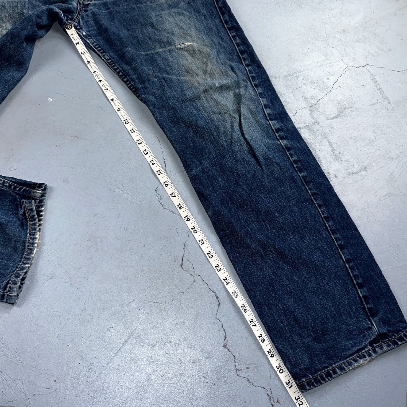 Levi's VINTAGE Levi's 501 Jeans Blue Mid Wash 38x34 Straight Leg Jeans Men 90s 501 Series Classic Comfort Denim Button Size US 38 / EU 54 - 5 Thumbnail