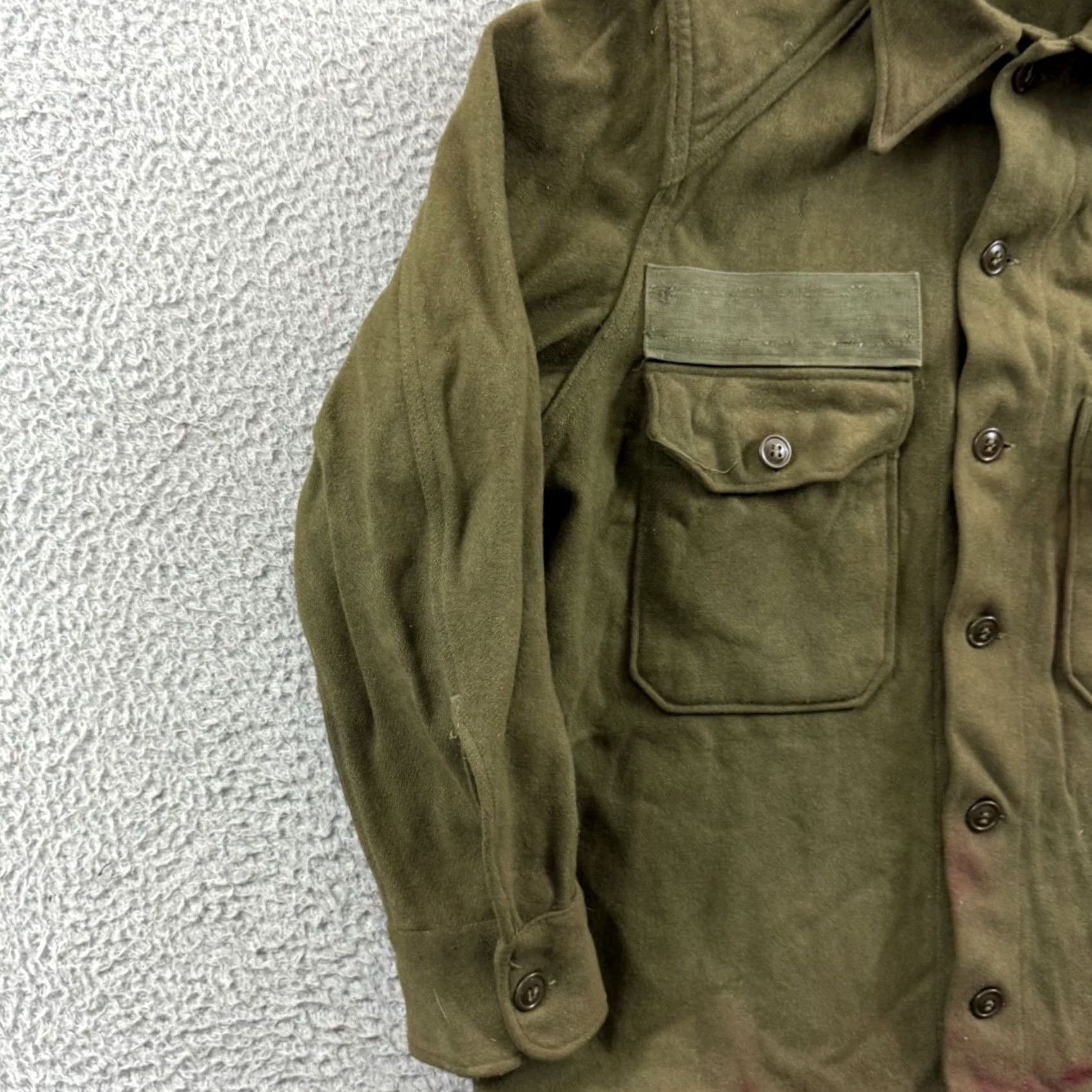 Vintage VINTAGE US Army Wool Field Shirt Mens M Green M-1951 OG 108 Military 70s USA Shirt Mens M Green 50s 70s Military US Army Wool Field Shirt Size US M / EU 48-50 / 2 - 4 Thumbnail