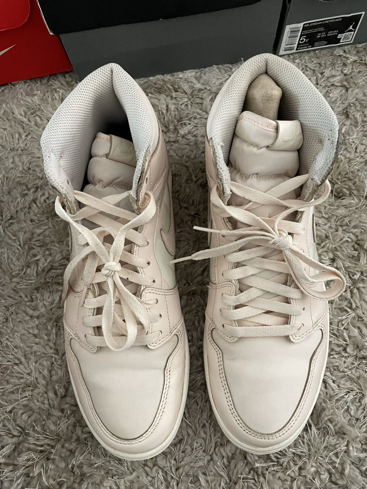 Jordan Brand Jordan 1 Guava Ice Size US 10.5 / EU 43-44 - 5 Thumbnail
