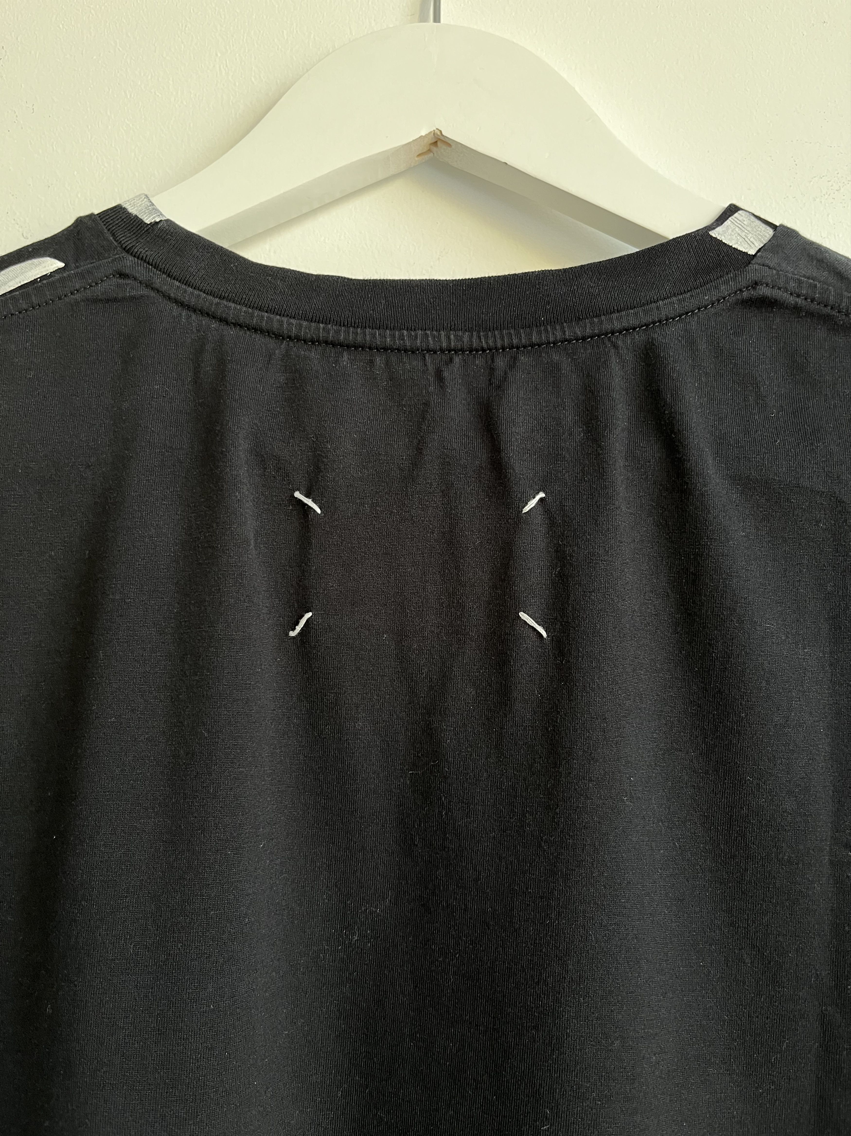 Maison Margiela Maison Margiela Aids Round Neck Pattern Line One Tee Size S / US 4 / IT 40 - 4 Thumbnail