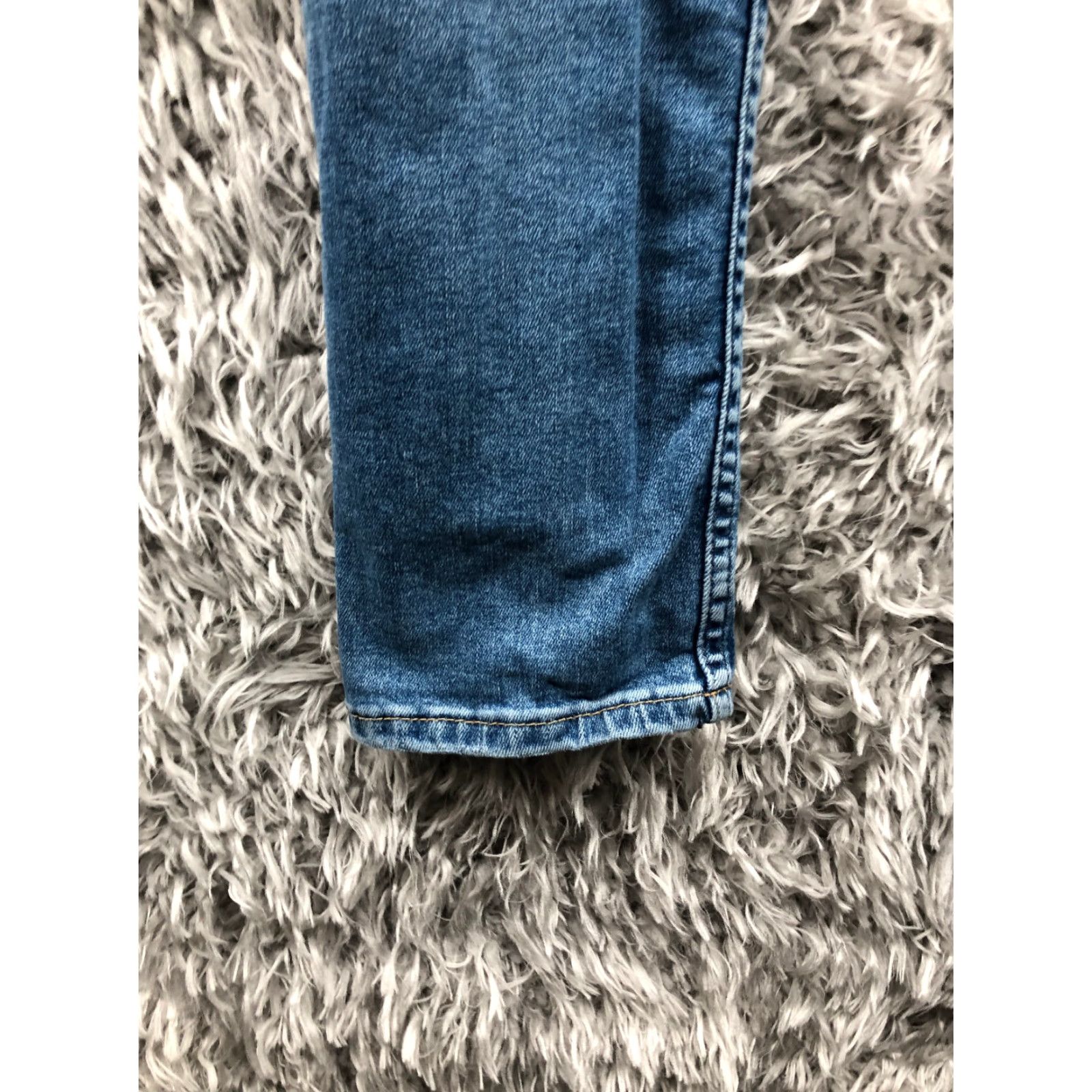 H&M H&M Jeans Skinny Size 26x28 Mens Mid Rise Dark Wash Blue Denim Distressed &Denim Jeans Size US 26 / EU 42 - 7 Thumbnail