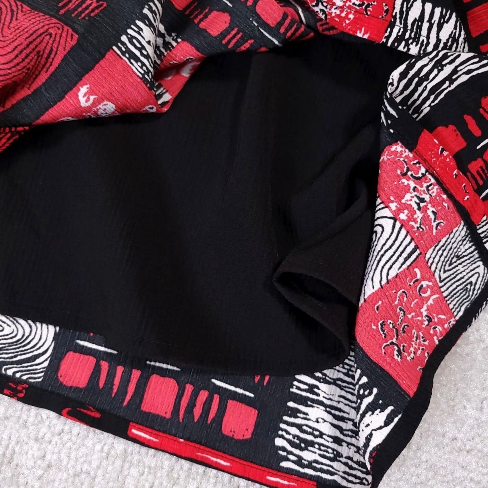 Vintage VINTAGE Notations 3/4 Sleeve Button Up Shirt Women's 1X Plus Size Red Geometric Shirt Womens 1X Red Geometric Button-Up VINTAGE Size XL / US 12-14 / IT 48-50 - 5 Thumbnail