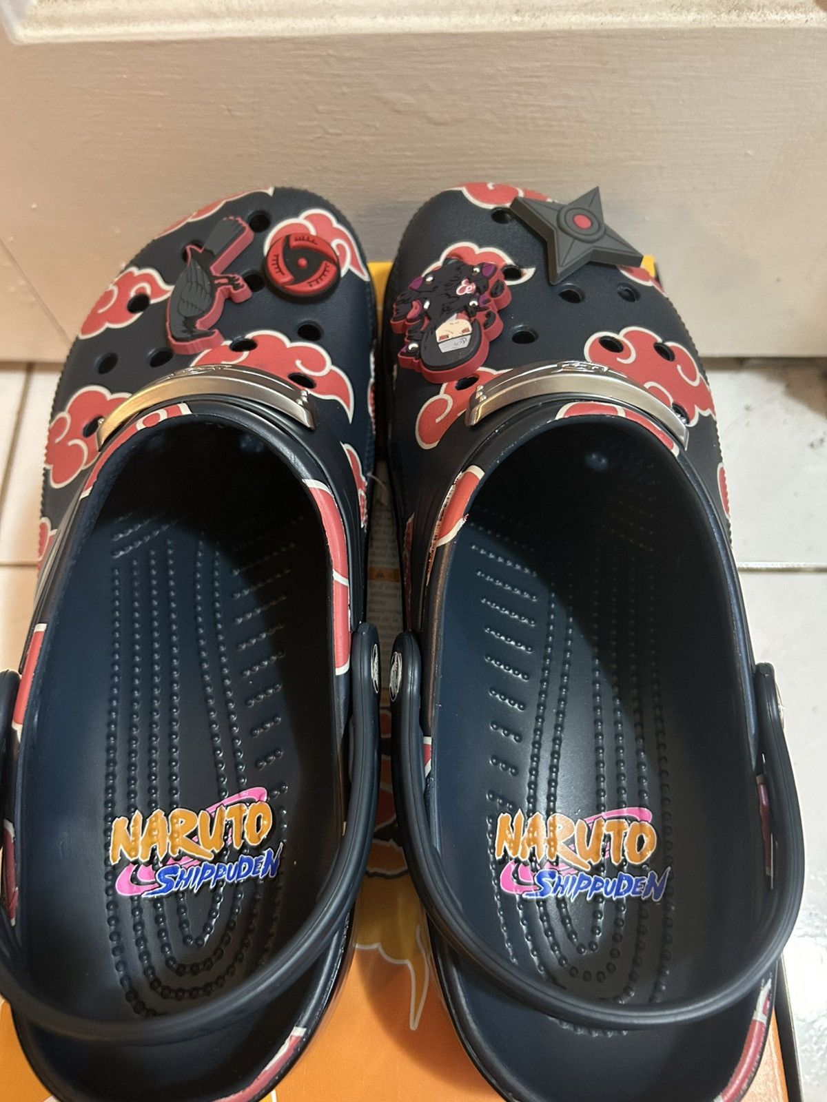 Crocs Naruto x crocs itachi 13M Size US 13 / EU 46 - 5 Thumbnail