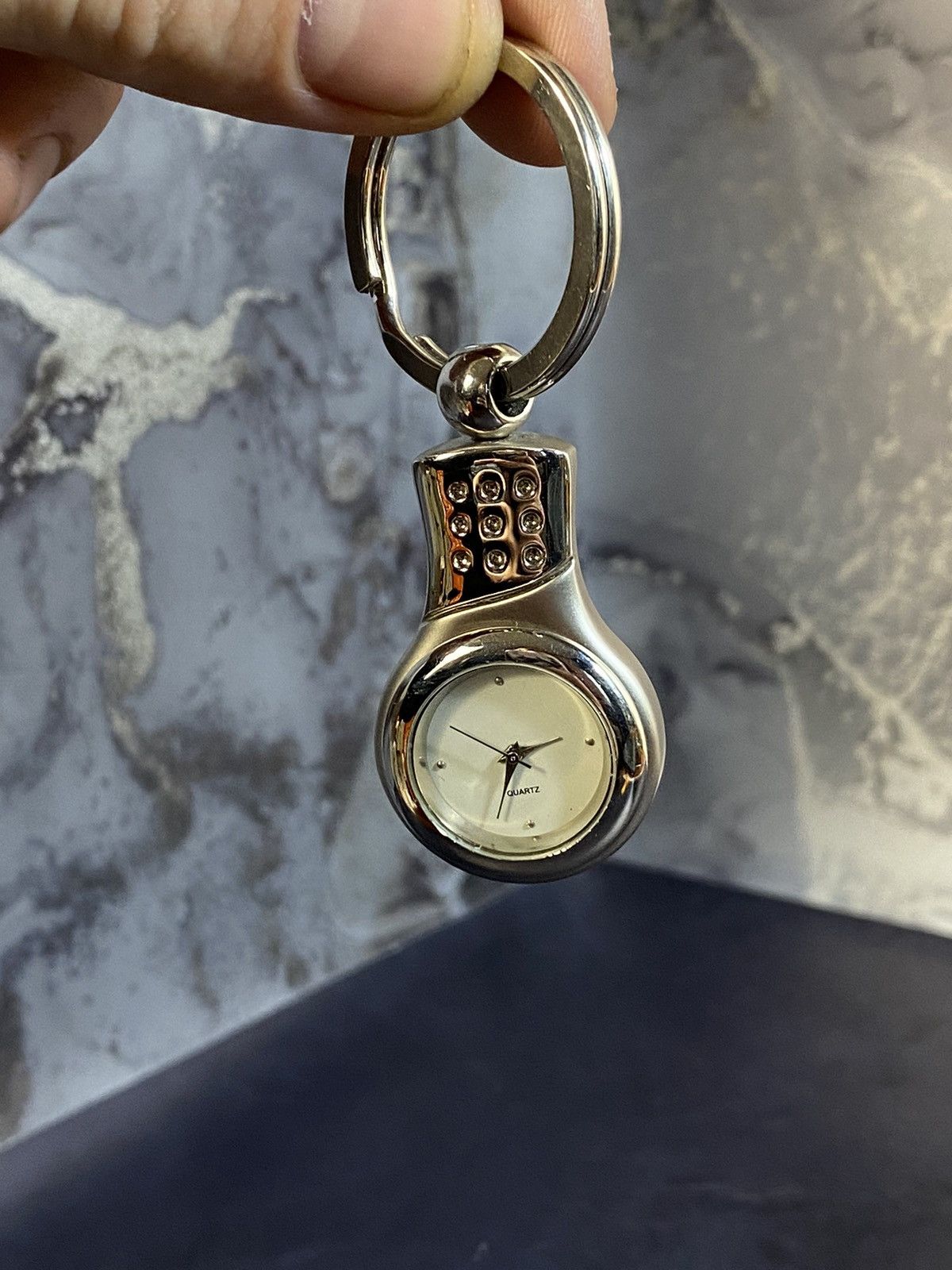 Jewelry × Vintage Vintage Keychain Watch with White Dial Japanese Brand ✨ Size ONE SIZE - 7 Thumbnail