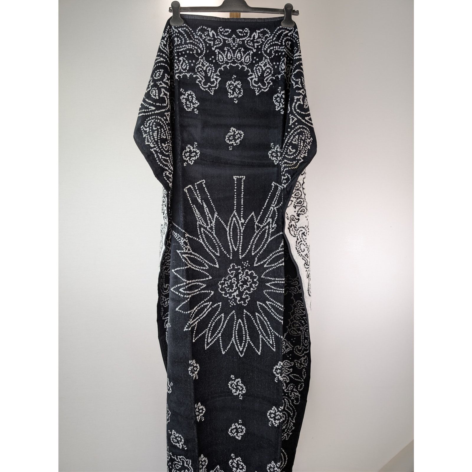 Amiri o1rshd1 Size: OS / Q:3 / bandana cotton towel in Black/White Size ONE SIZE - 2 Thumbnail