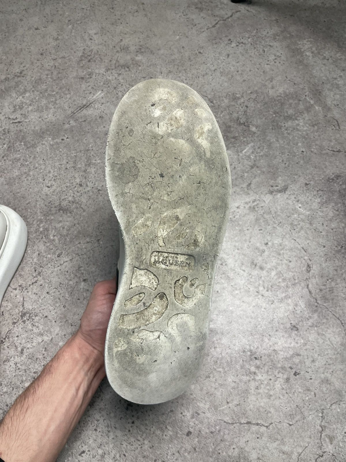 Alexander McQueen Alexander McQueen Sneakers Size 41.5 Size US 8.5 / EU 41-42 - 12 Thumbnail