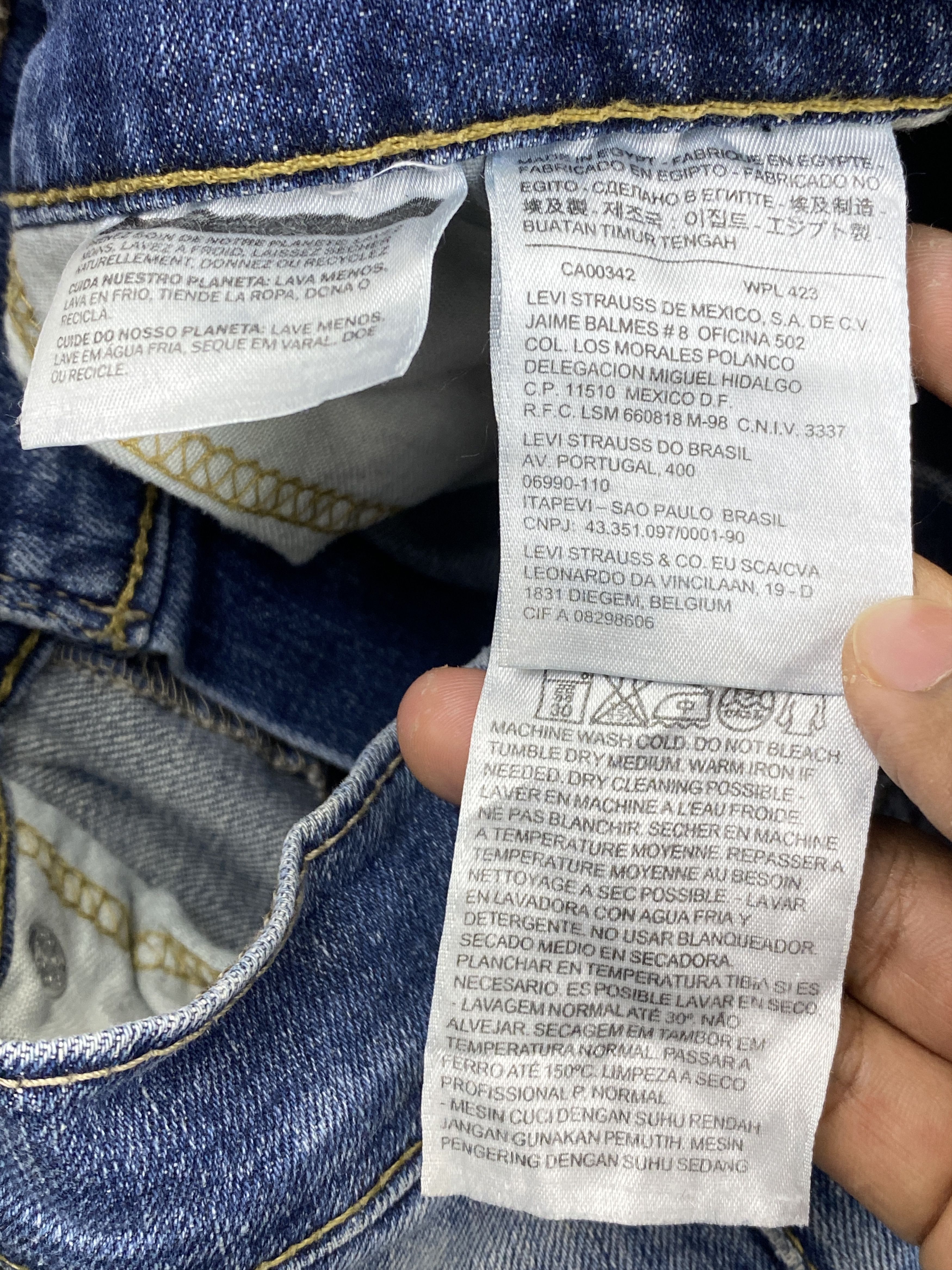 Levi's × Vintage Faded Blue Vintage Levi's 514 Jeans DP2330 Size US 33 - 13 Thumbnail