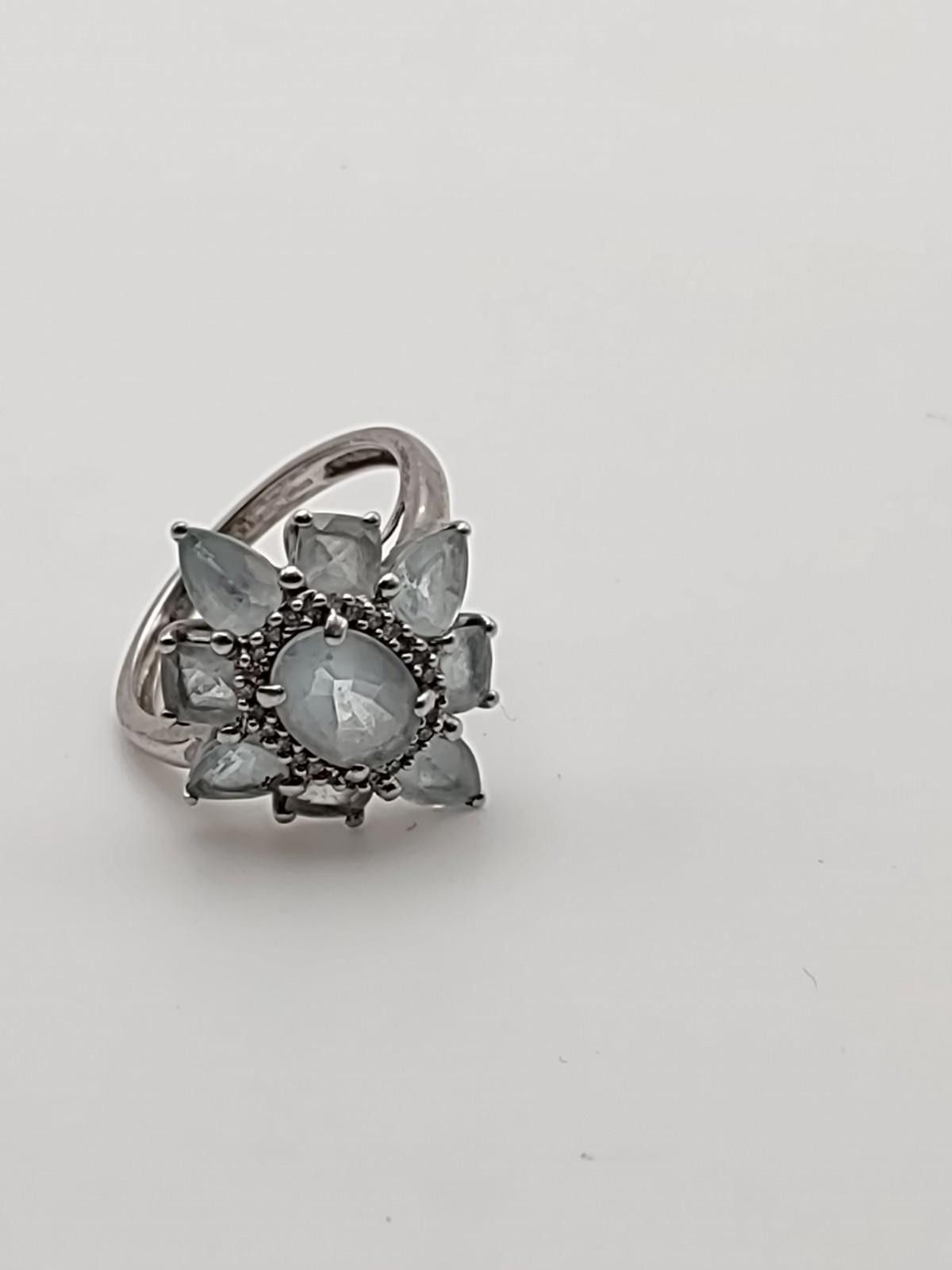 The Unbranded Brand Sterling Silver Blue Stone Floral Cluster Ring Size 7 Size ONE SIZE - 1 Thumbnail