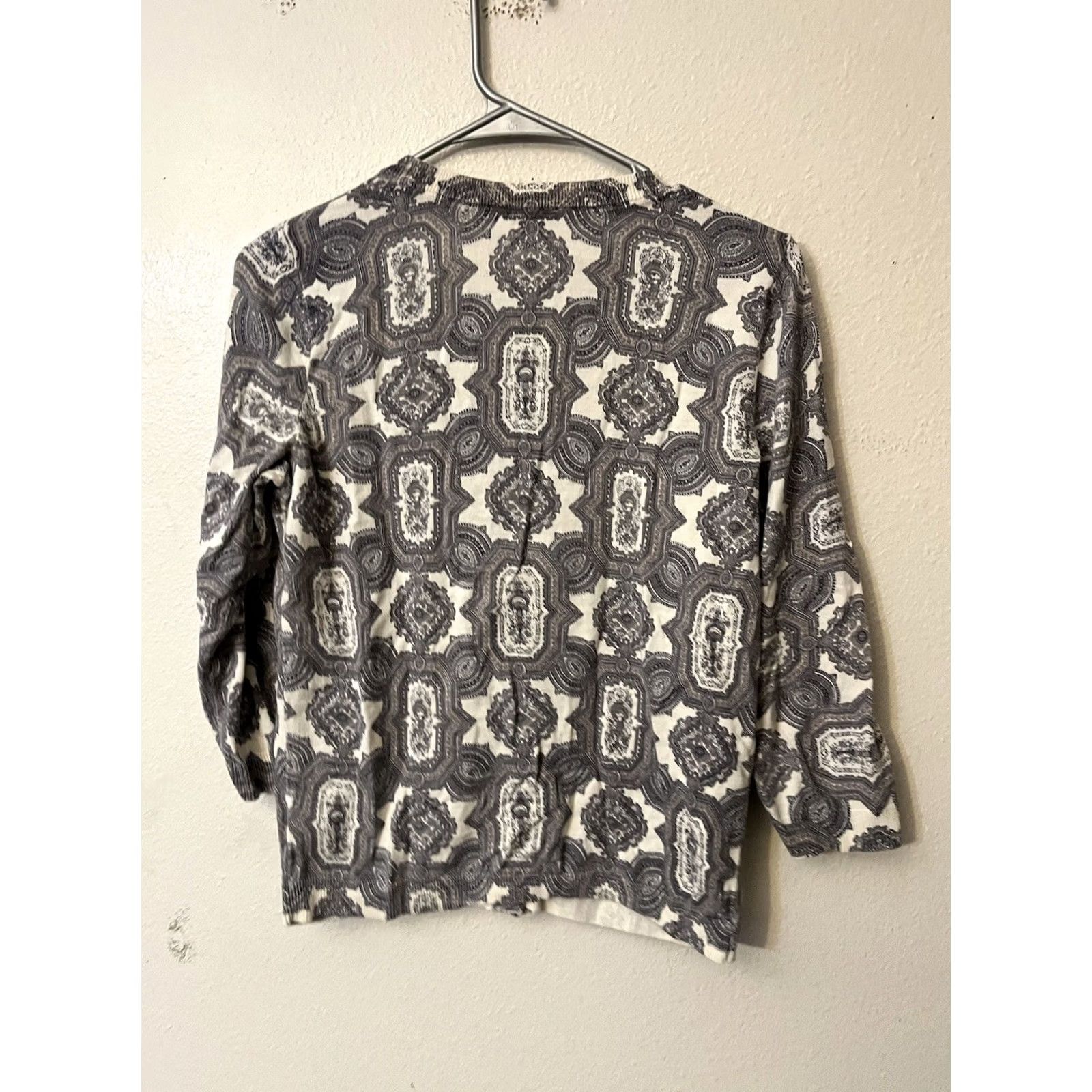 Talbots Talbots Sweater Womens Medium Gray Cardigan Geometric designer stretch button Size M / US 6-8 / IT 42-44 - 3 Thumbnail