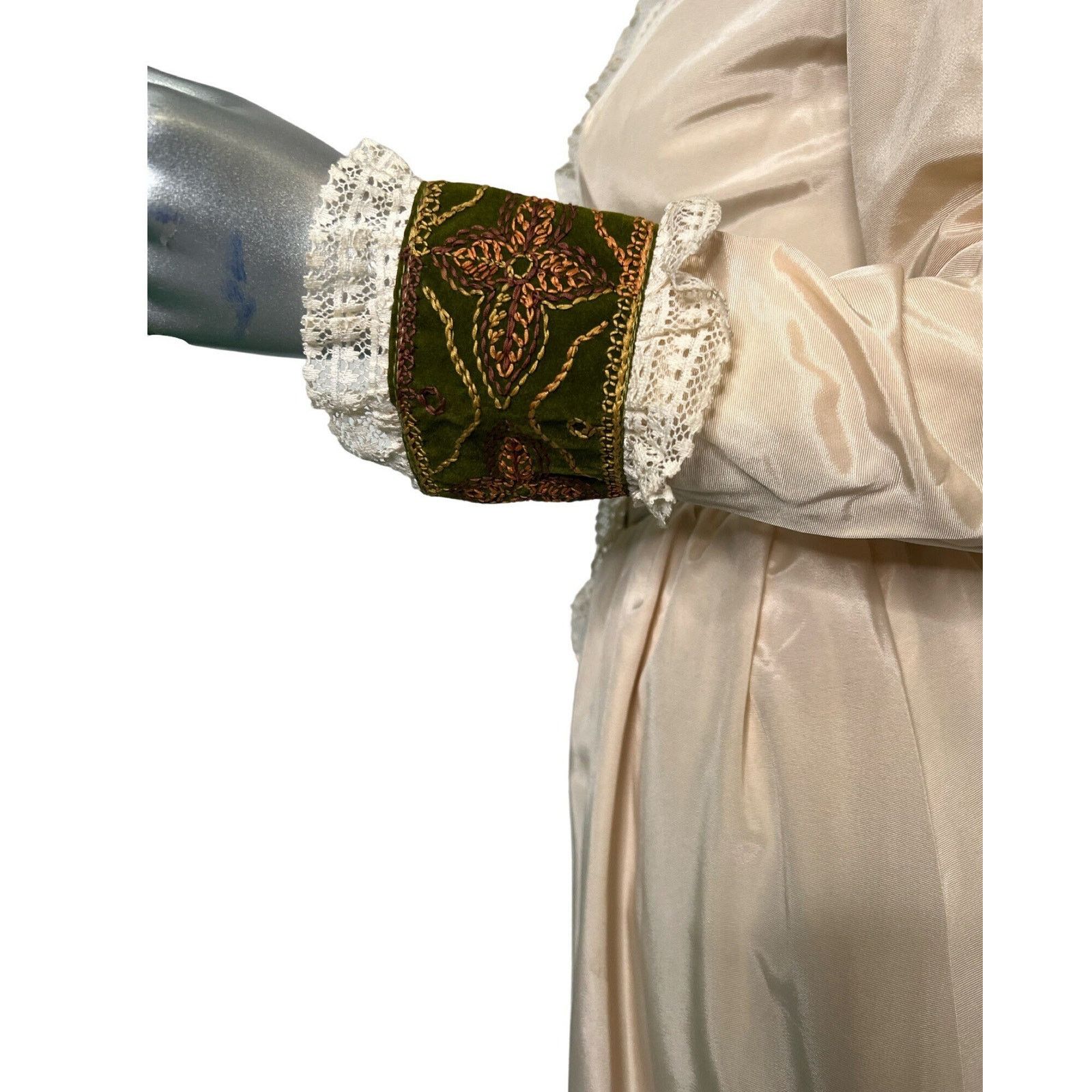 Vintage Vintage 1970s Victorian Emma Domb Cream Maxi Dress Size 5 Size S / US 4 / IT 40 - 3 Thumbnail
