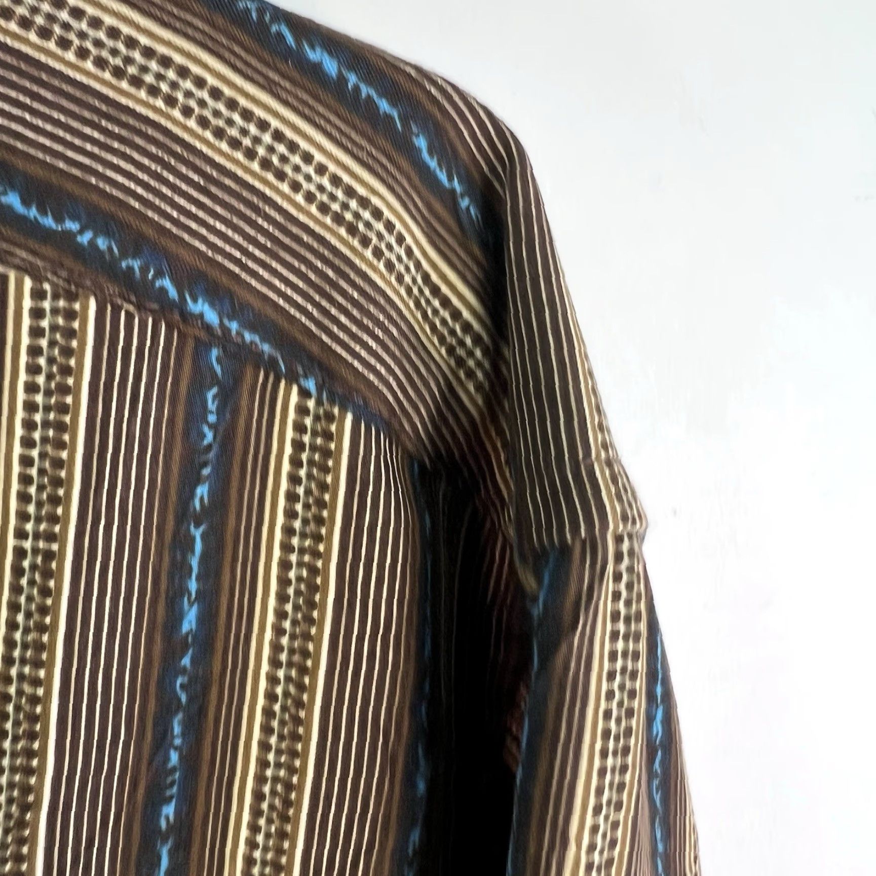 Point Zero Point Zero Classic Fit Button-Up Shirt Mens Size L Brown/Blue Striped Textured Collared Casual All Seasons Pockets Size US L / EU 52-54 / 3 - 3 Thumbnail