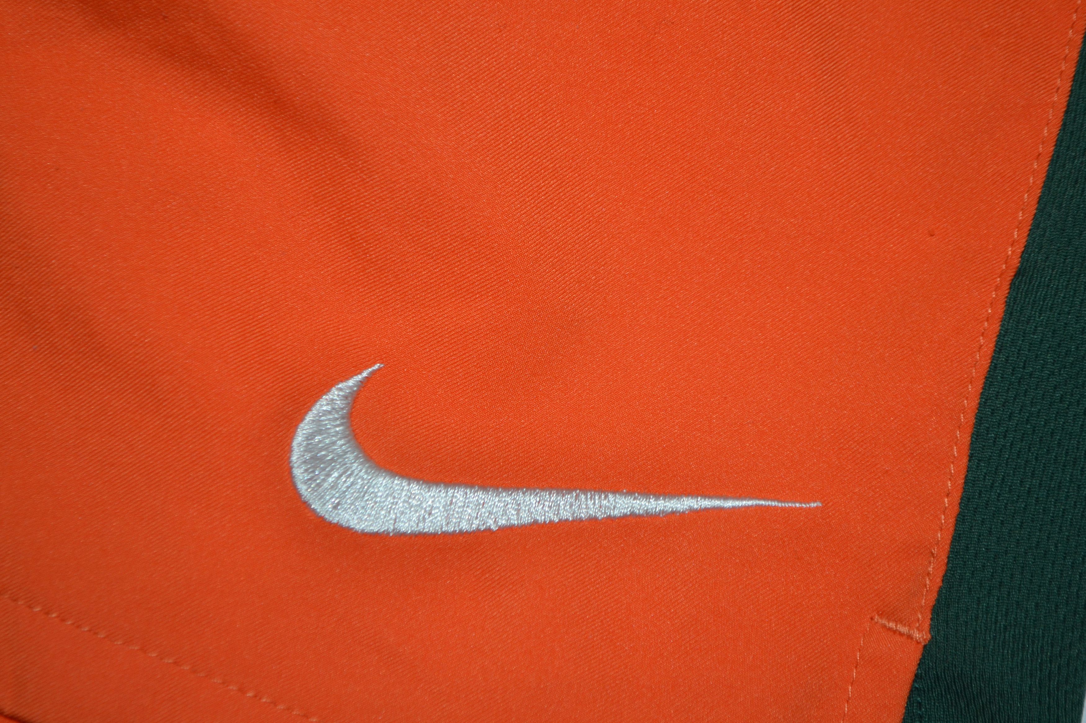 Nike Werder Bremen Vintage Football Shorts Away Soccer Size US 30 / EU 46 - 7 Thumbnail
