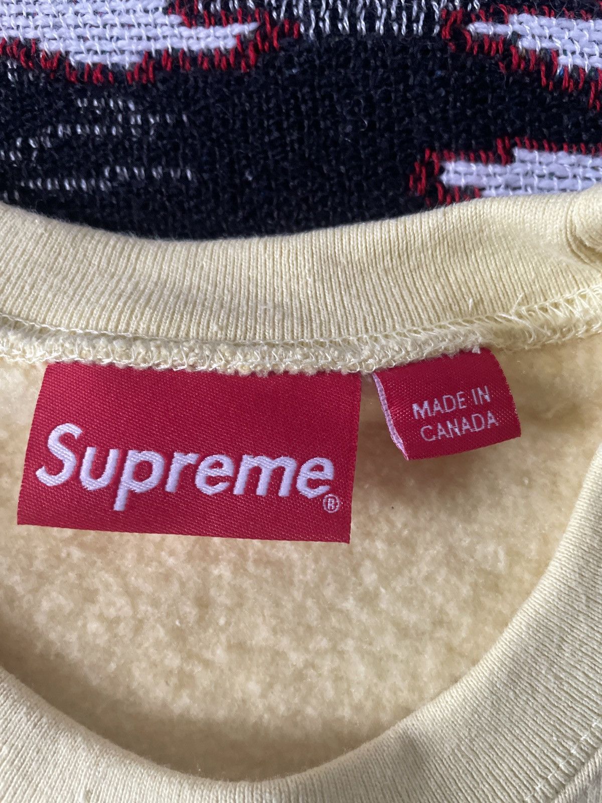 Supreme Yellow Box Logo Crewneck Size US M / EU 48-50 / 2 - 1 Thumbnail
