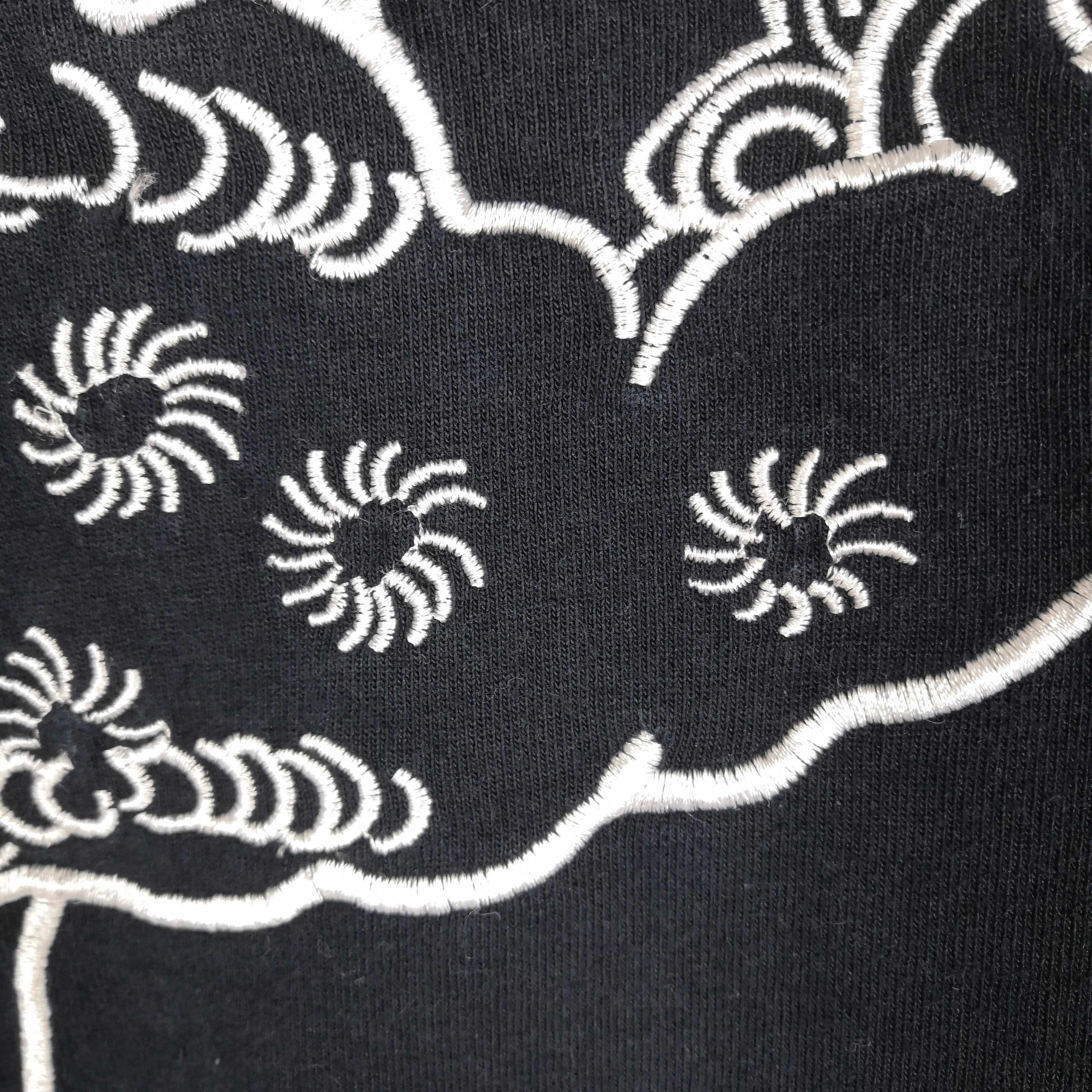 Japanese Brand Vintage Y2K Japanese Dragon T-Shirt Embroidery Crewneck Tees Size S / US 4 / IT 40 - 4 Thumbnail