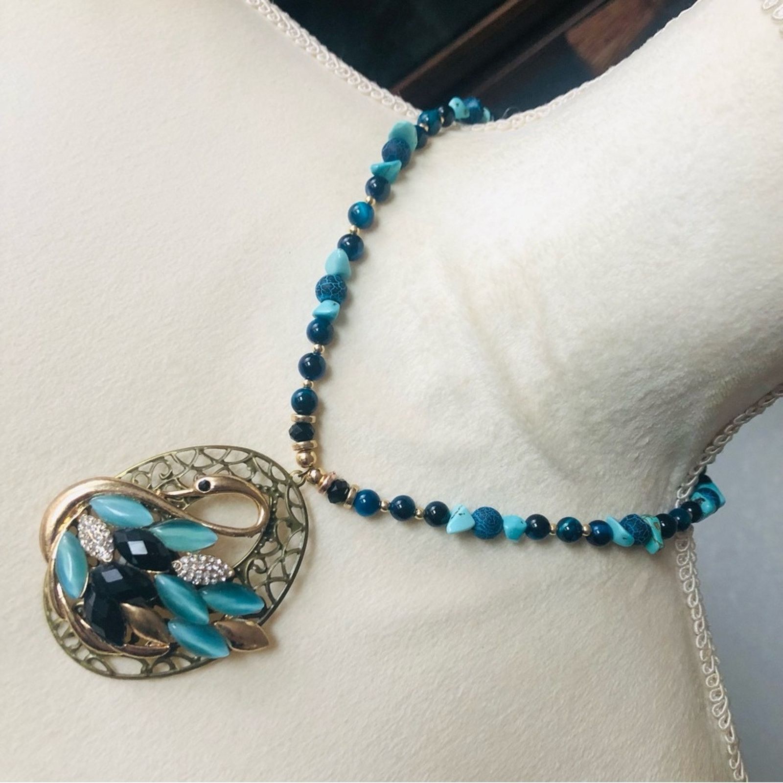 Handmade Handcrafted repurpose moon glow swan agate howlite necklace Size ONE SIZE - 1 Thumbnail
