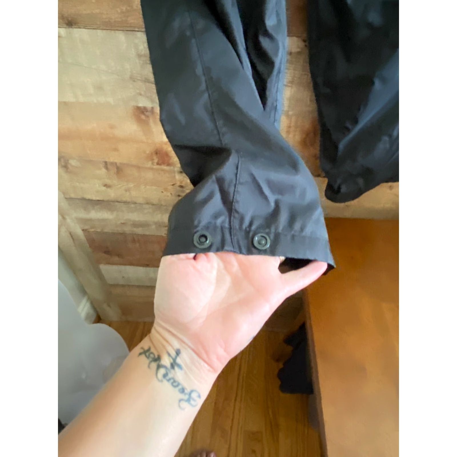 Vintage LL Bean Nylon Rain Pants Mens Med Reg Black Drawstring Button Bottoms Size US 34 / EU 50 - 2 Thumbnail