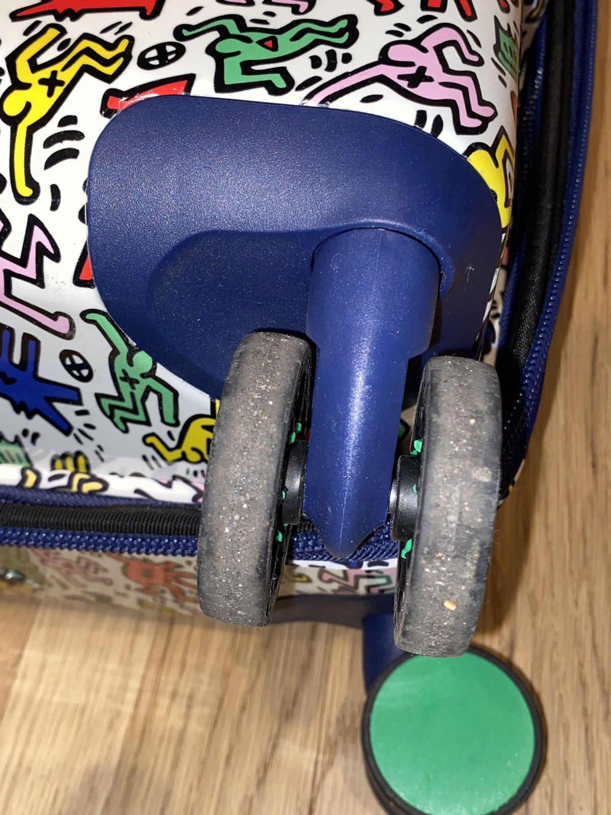 Keith Haring Keith Haring 4 Wheel Luggage Suitcase Size ONE SIZE - 4 Thumbnail