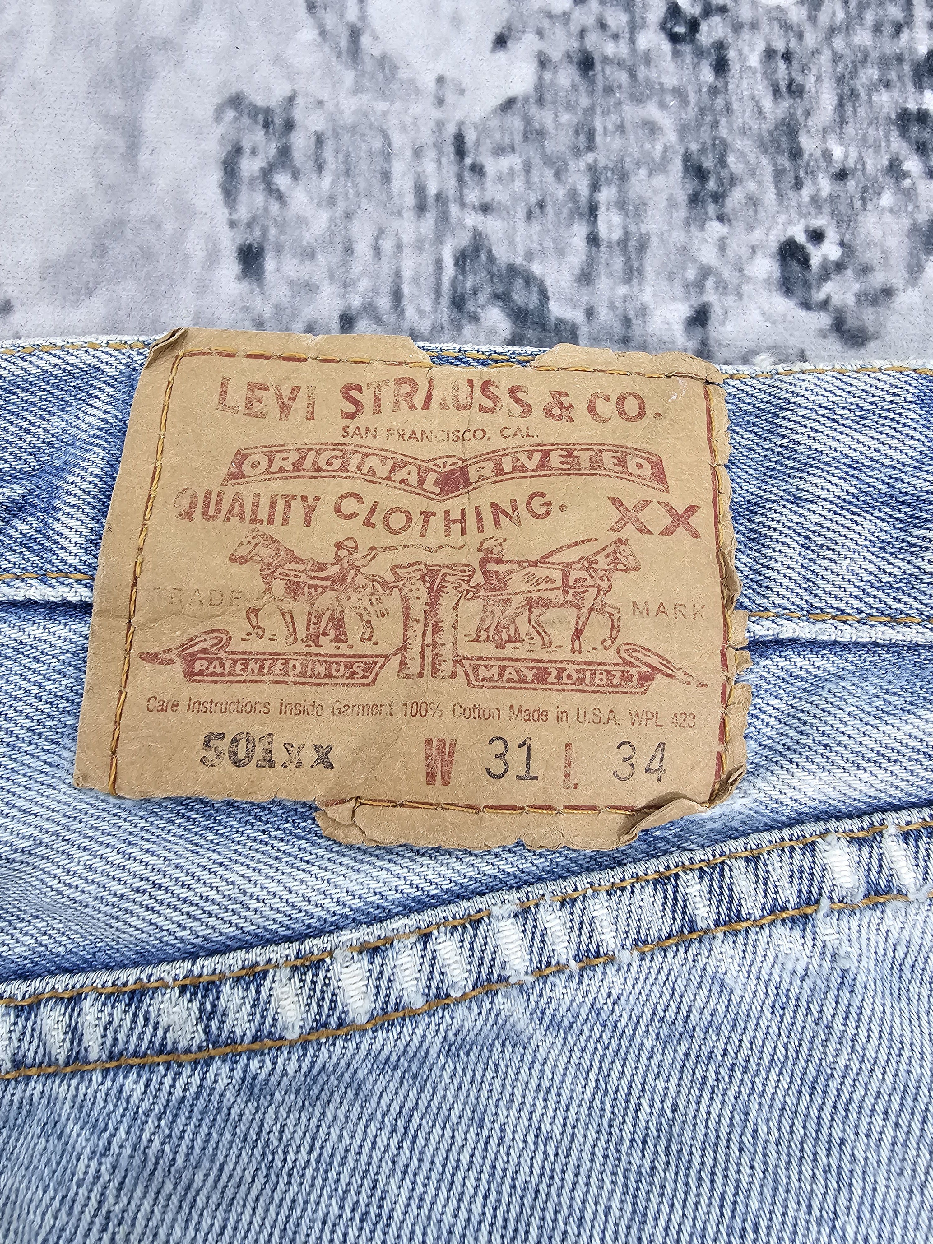 Levi's Vtg 90's LEVIS 501 XX Sun Faded Distressed Jeans L0438 Size US 31 - 13 Thumbnail