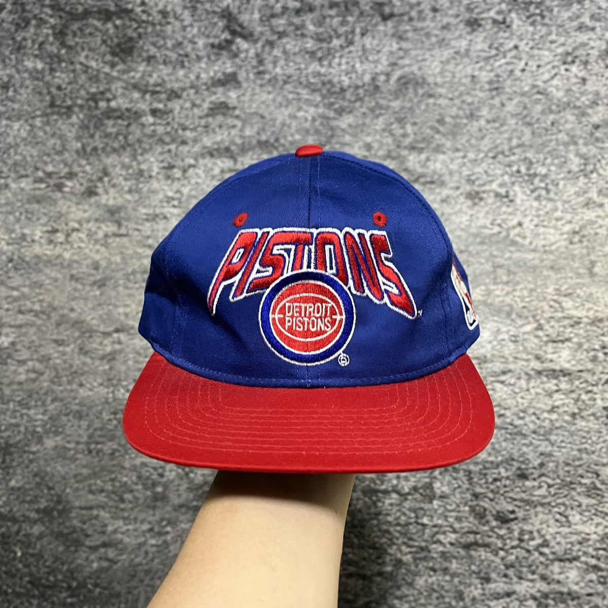Starter Vintage 90s Detroit Pistons Starter Embroidered Snapback Hat Size ONE SIZE - 1 Thumbnail