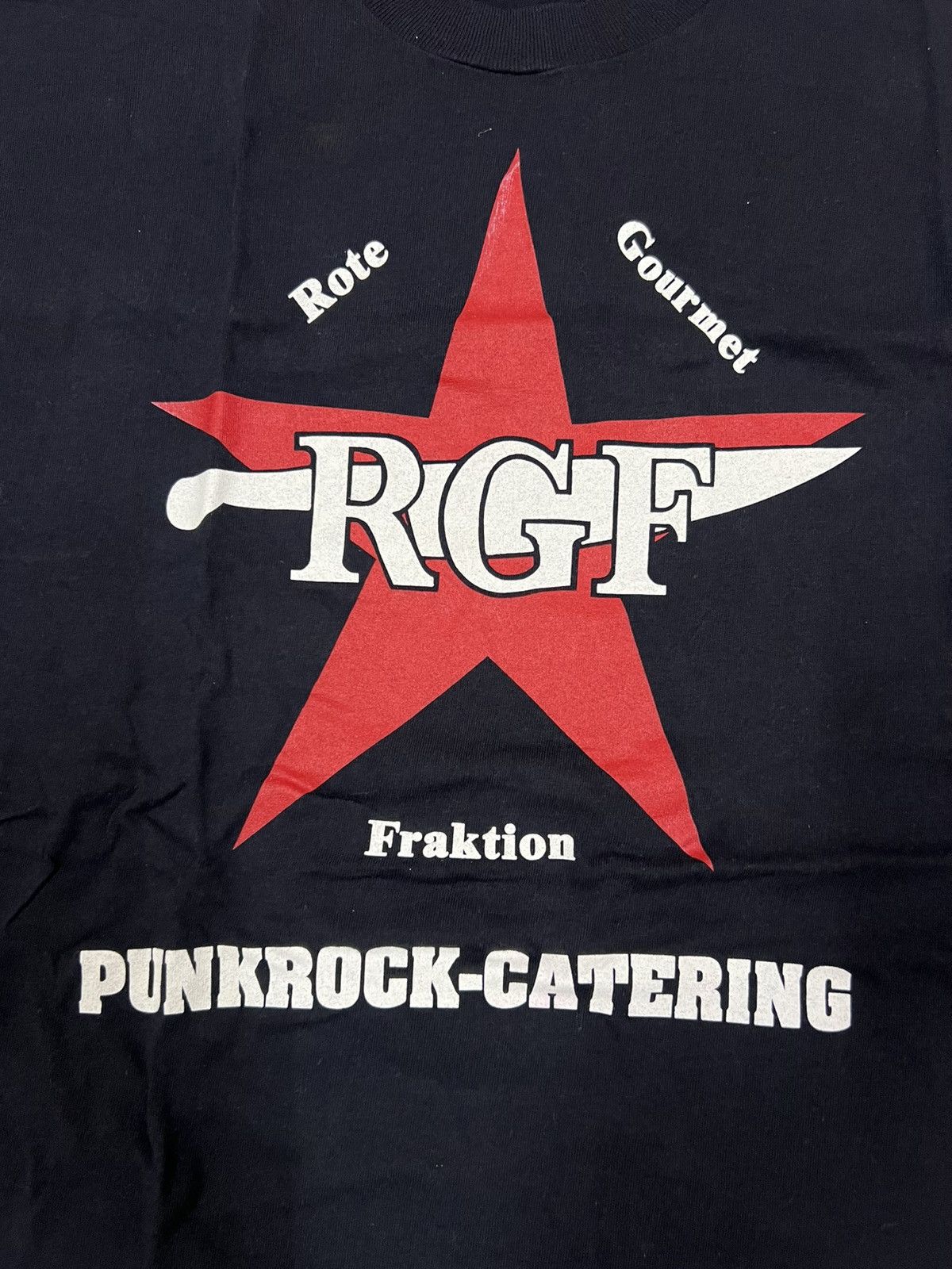 Vintage Vintage Rote Gourmet Fraktion RGF Punk Rock Catering Tee Size US M / EU 48-50 / 2 - 3 Thumbnail