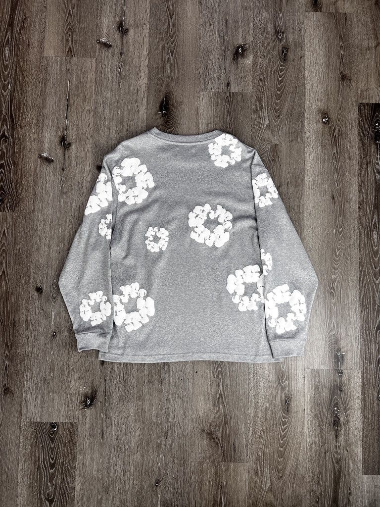 DENIM TEARS Denim Tears Long Sleeve "Cotton Wreath" T-shirt (Grey) Size US XL / EU 56 / 4 - 2 Thumbnail