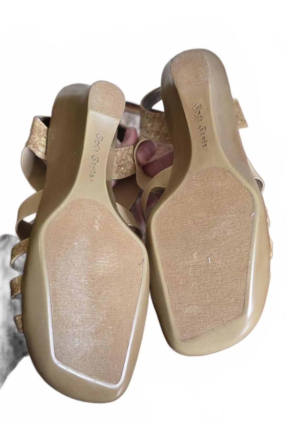 Other Soft Style Hush Puppies Womens 7.5 Beige Wedge Sandals Comfy Size US 7.5 / IT 37.5 - 6 Thumbnail