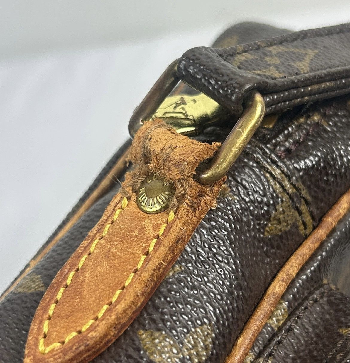 Louis Vuitton Louis Vuitton Monogram Crossbody Bag Size ONE SIZE - 5 Thumbnail