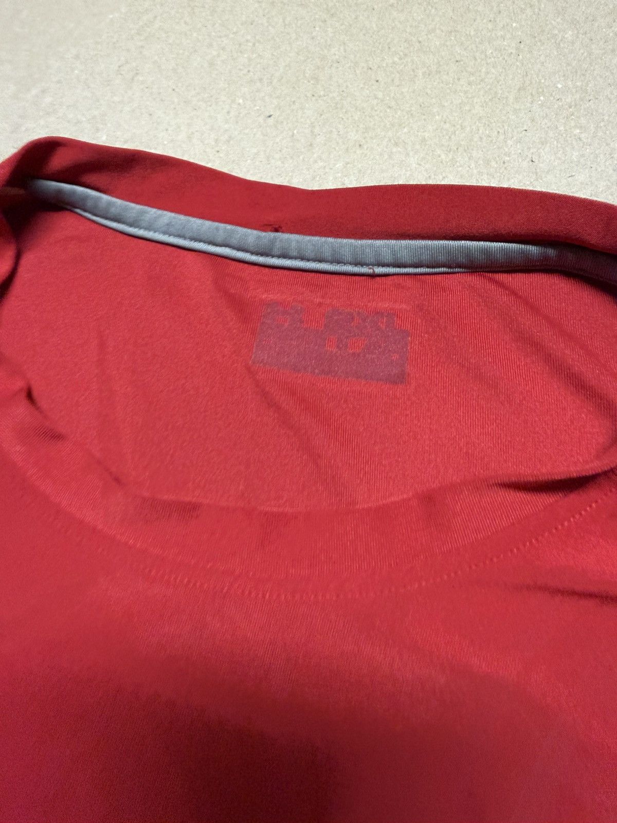 Under Armour Under Armour Heat Gear Loose Sleeveless Shirt Red size XXL! Size US XXL / EU 58 / 5 - 3 Thumbnail