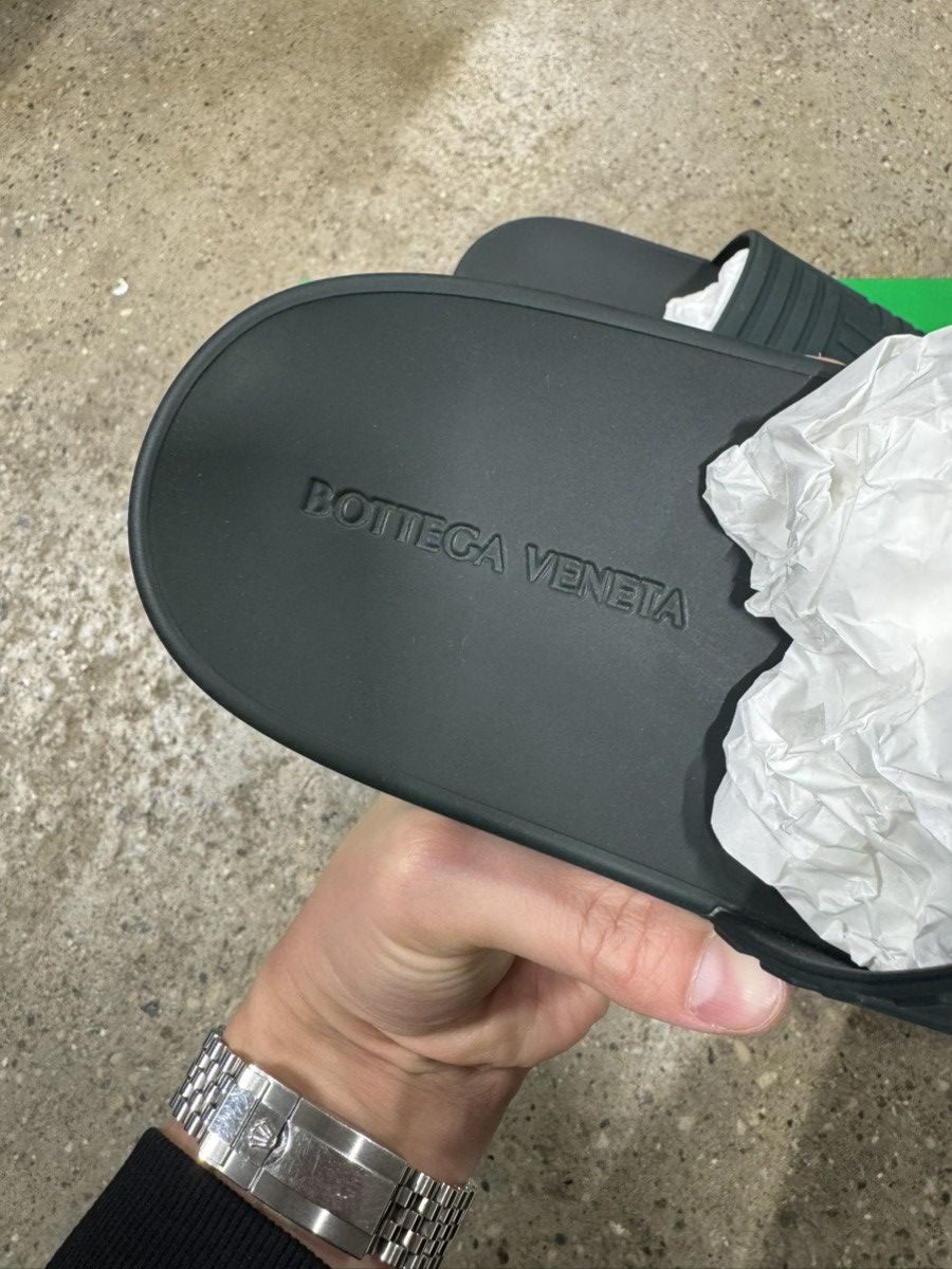 Bottega Veneta Bottega Veneta Embossed Rubber Slides NEW 550$ Size US 7 / EU 40 - 3 Thumbnail