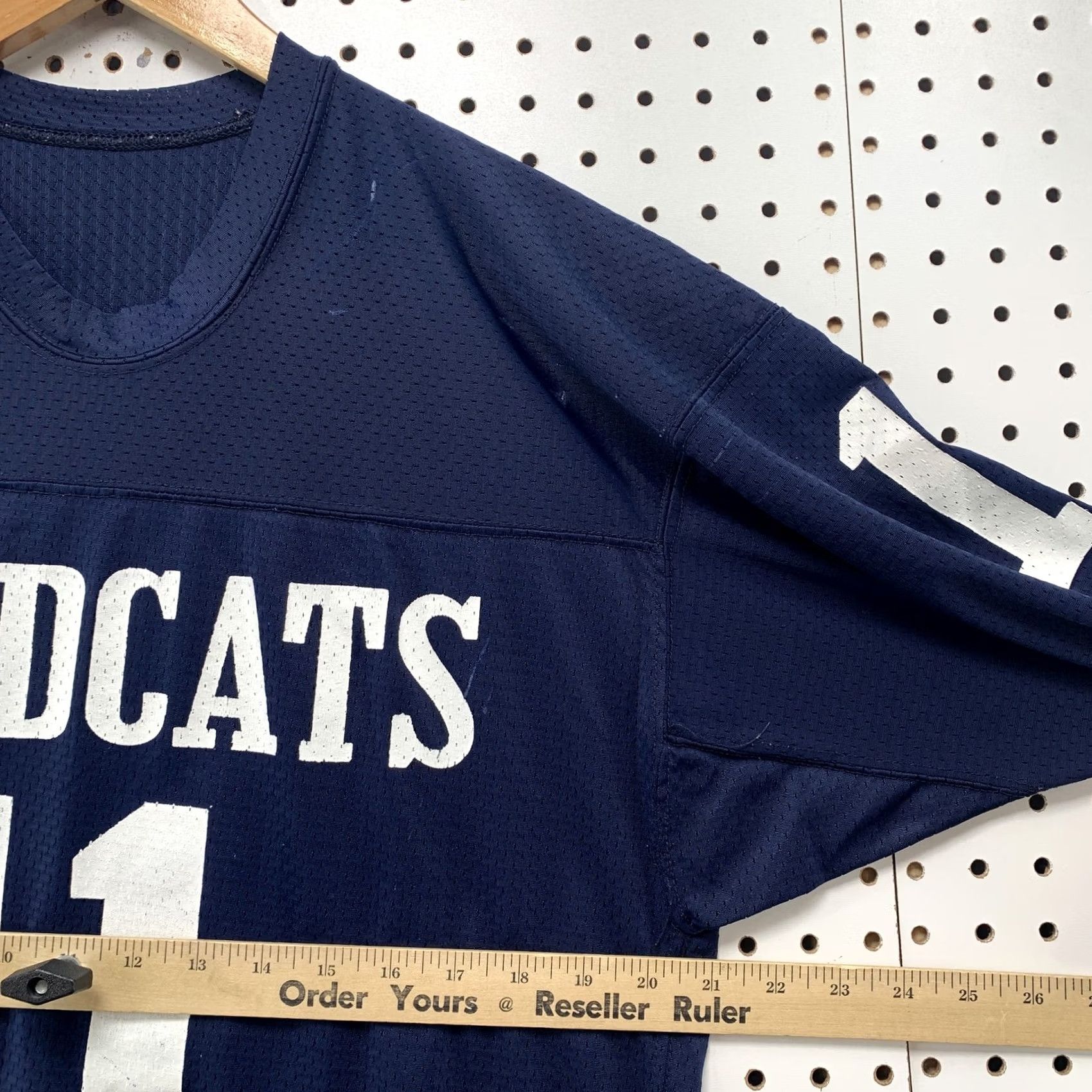 Champion VINTAGE 80s WILDCATS Champion Football Jersey Mens Large #11 Navy Blue Made USA Size US L / EU 52-54 / 3 - 7 Thumbnail