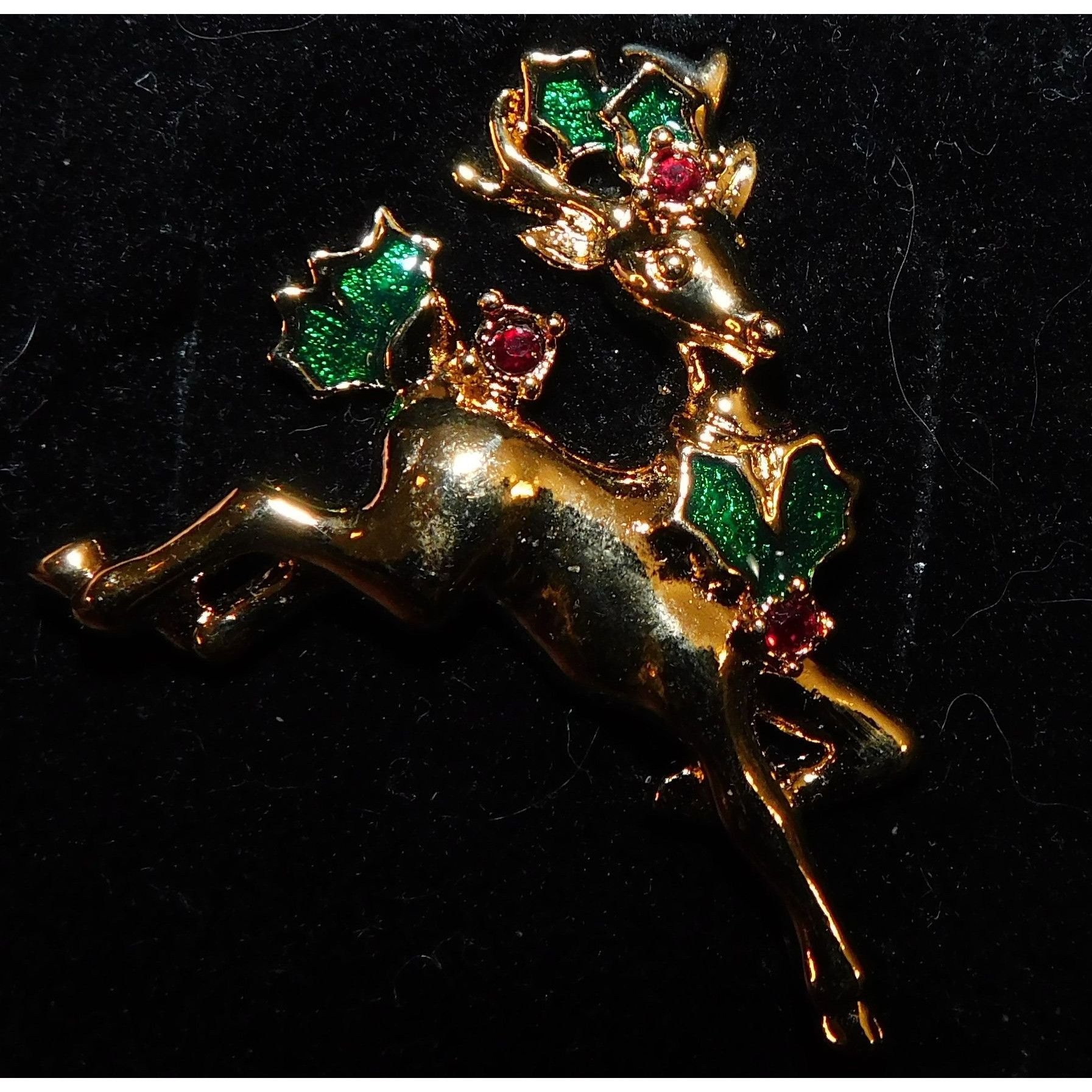 Other Vintage Avon Holiday Reindeer Holly Brooch Size ONE SIZE - 6 Thumbnail