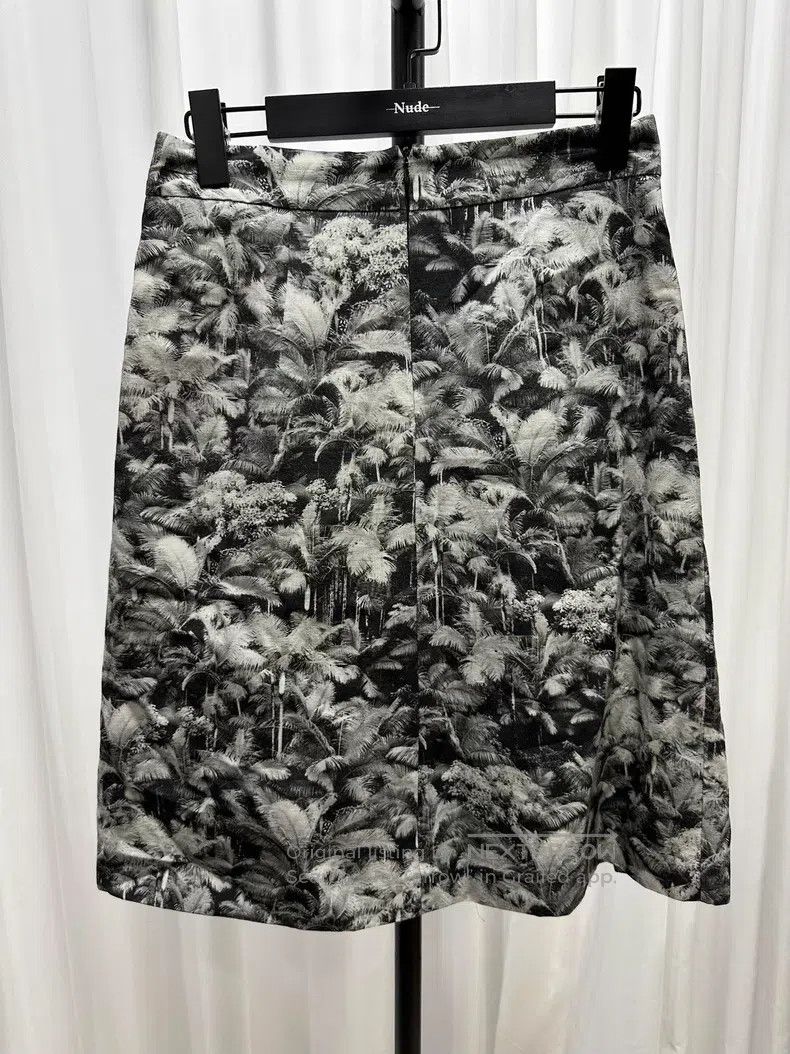 Dries Van Noten DRIES VAN NOTEN Floral Half Skirt Size 33" - 1 Thumbnail