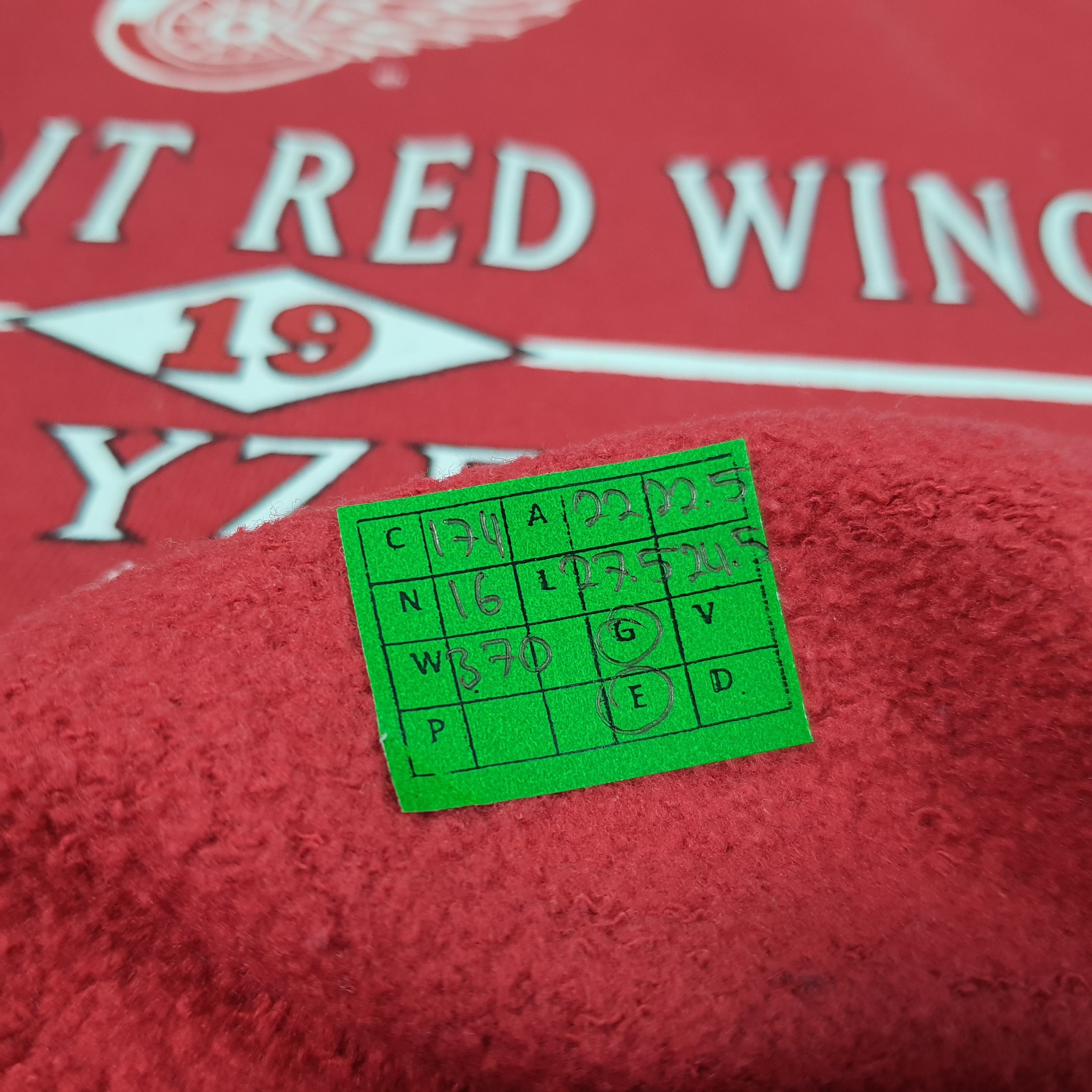 NHL × Red Wing × Vintage Vintage NHL Detroit Red Wings Steve Yzerman Sweatshirt Size US M / EU 48-50 / 2 - 6 Thumbnail