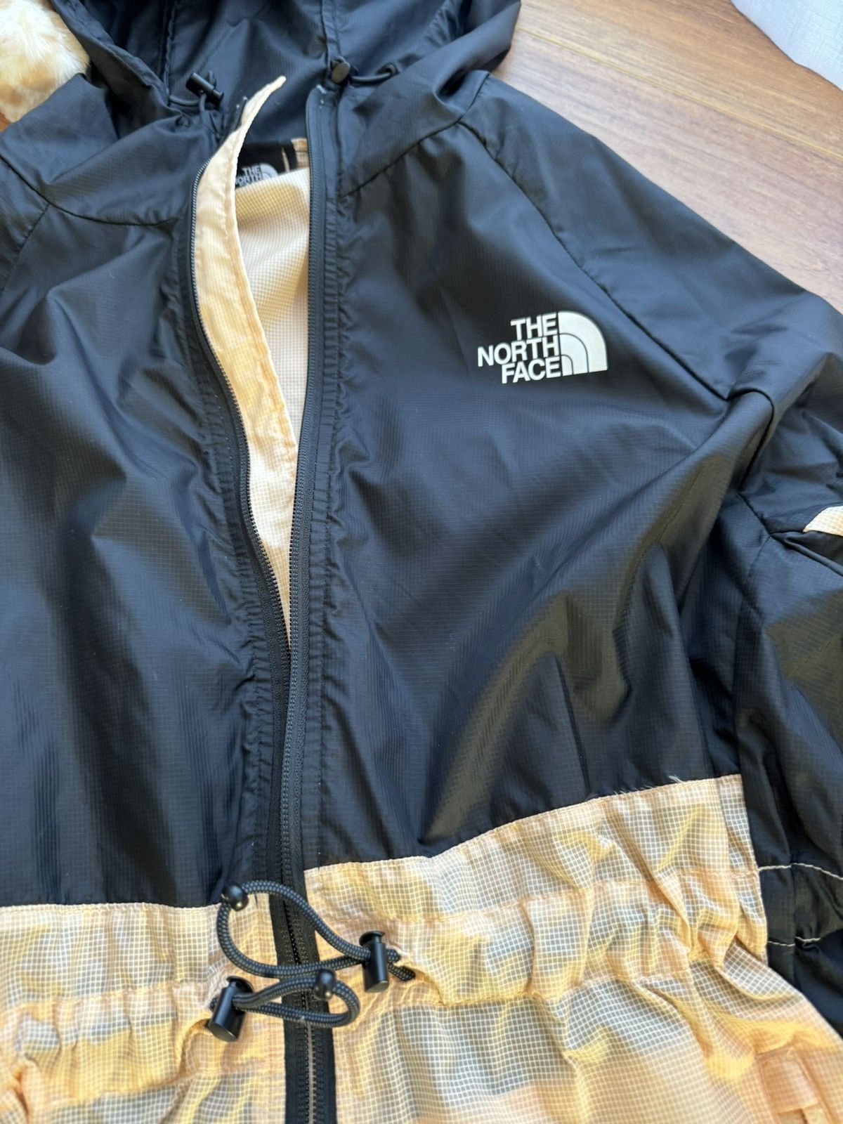 The North Face The North Face rain jscket Size M / US 6-8 / IT 42-44 - 2 Thumbnail