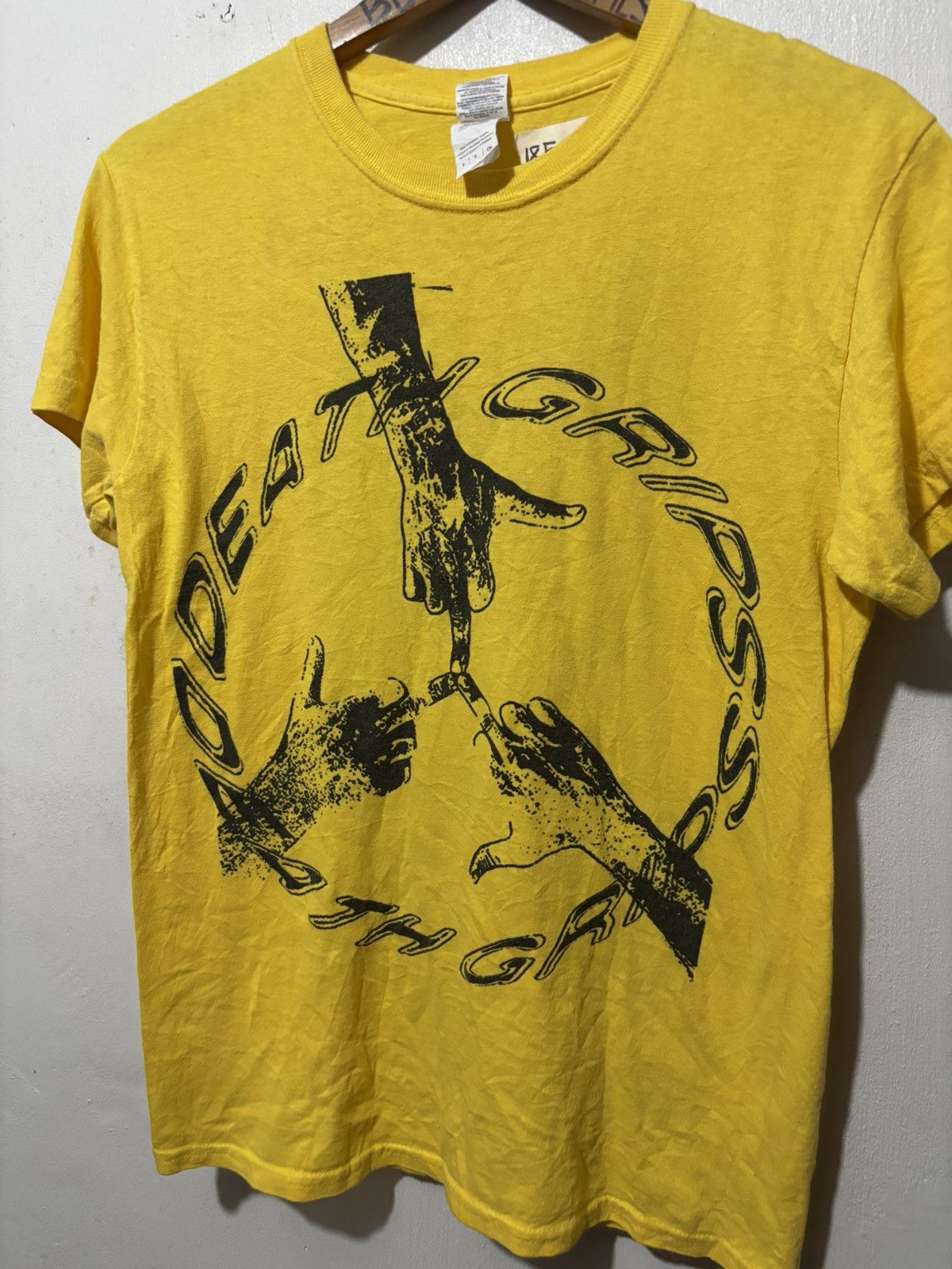 Gildan Death Grips Peace Daisy Album tee Size US S / EU 44-46 / 1 - 2 Thumbnail