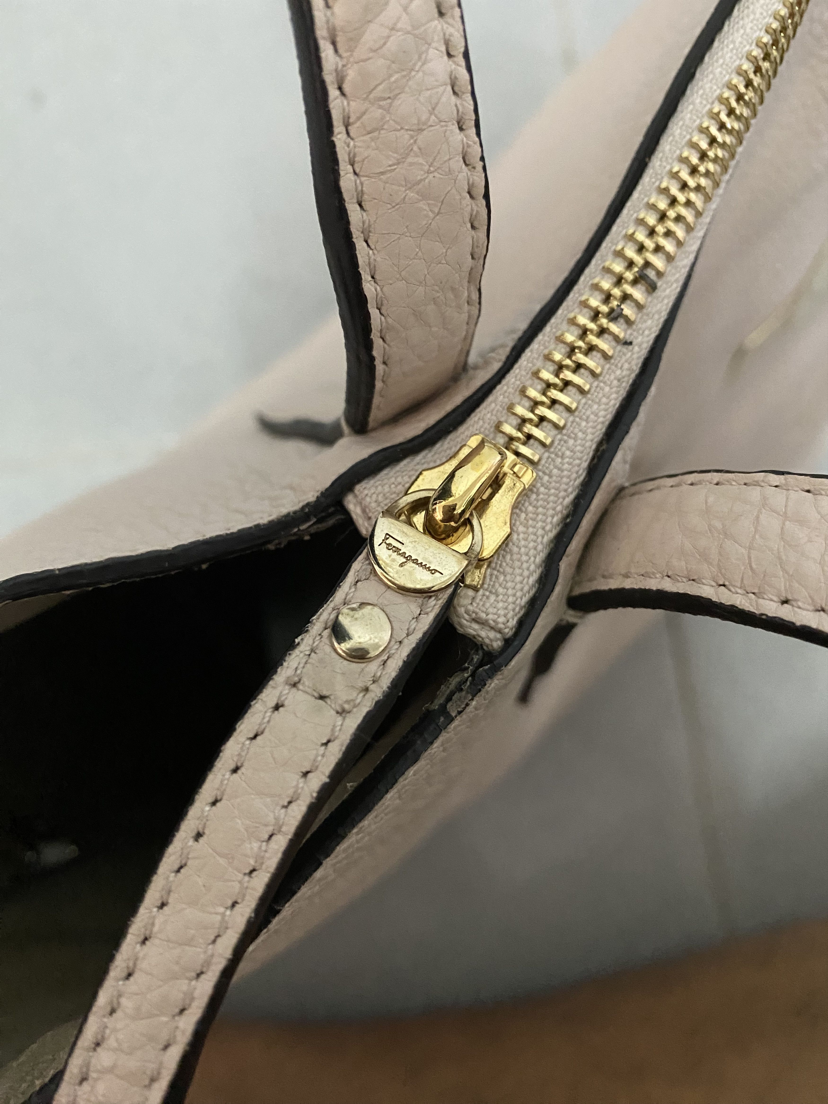 Salvatore Ferragamo × Vintage Vintage Salvatore Ferragamo Leather Totebag Size ONE SIZE - 5 Thumbnail